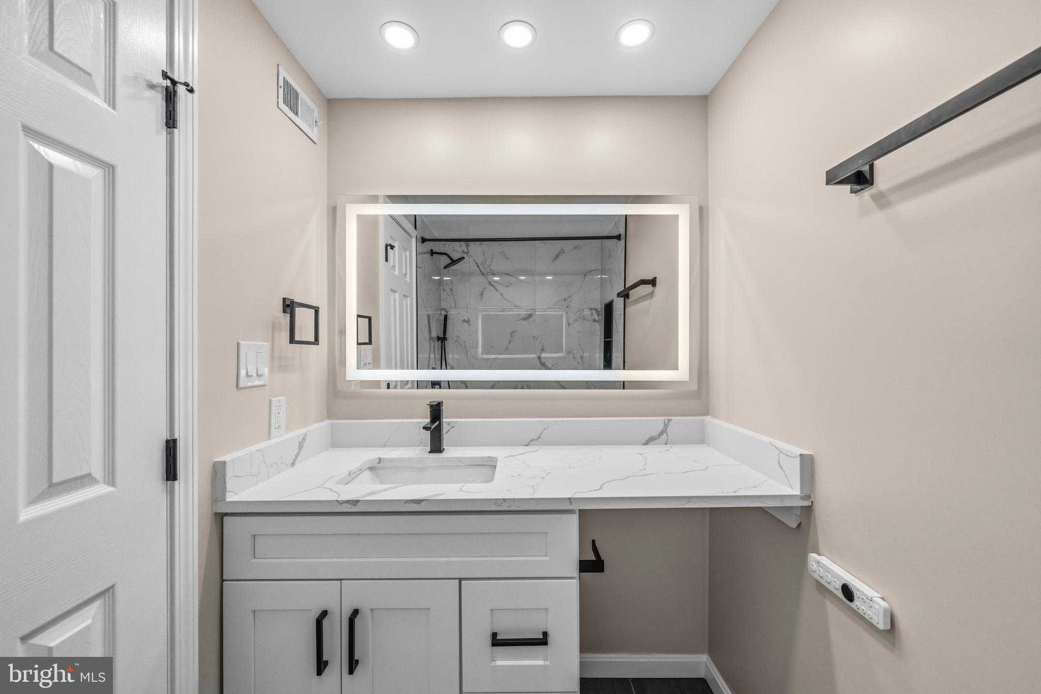 8810 Rustburg Cir photo 44