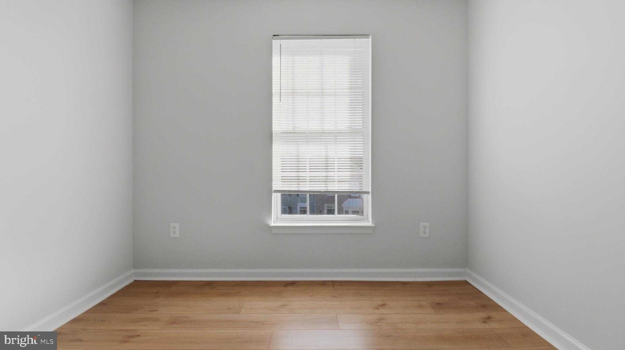 1404 Pangbourne Way photo 24