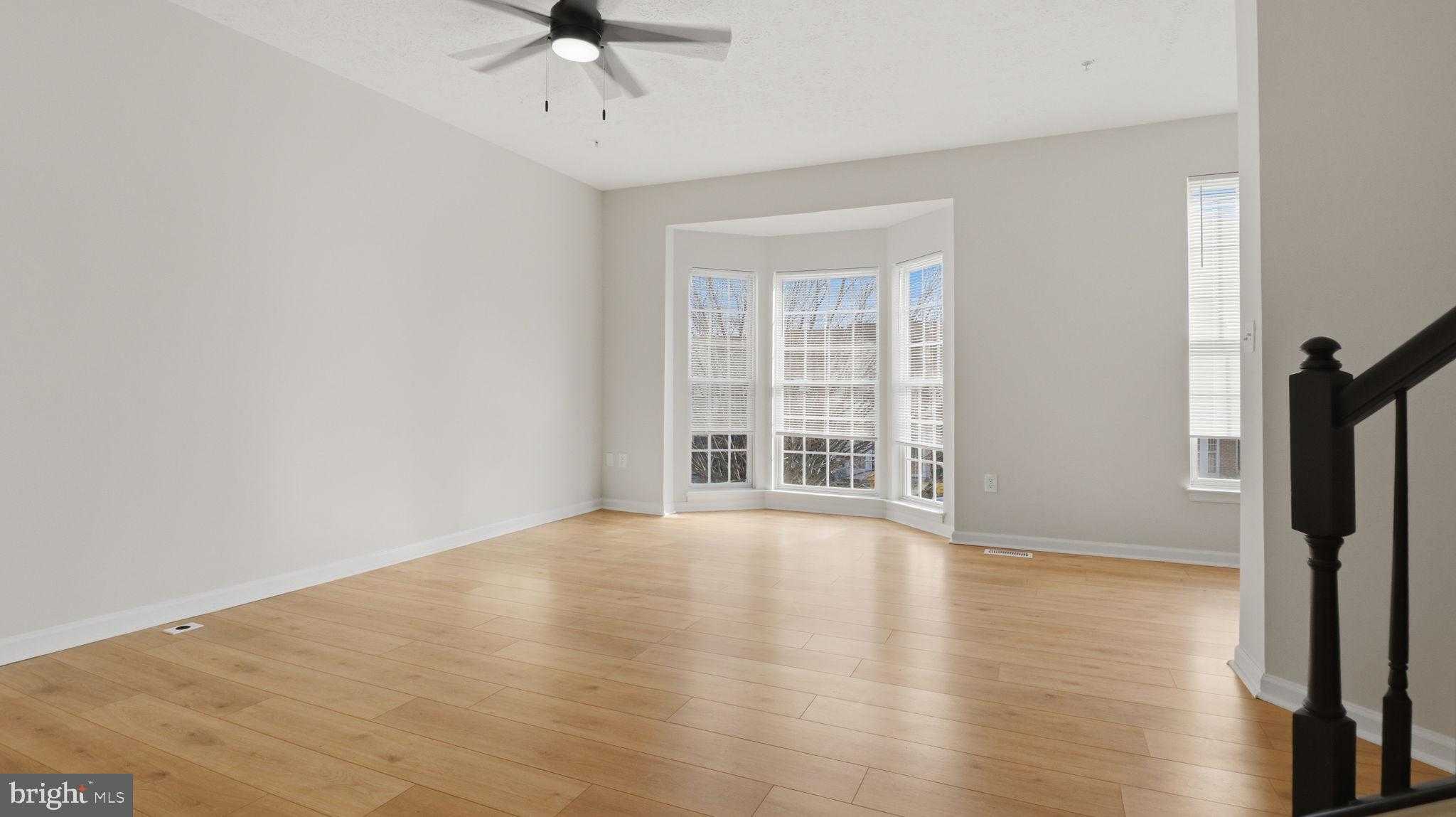 1404 Pangbourne Way photo 9