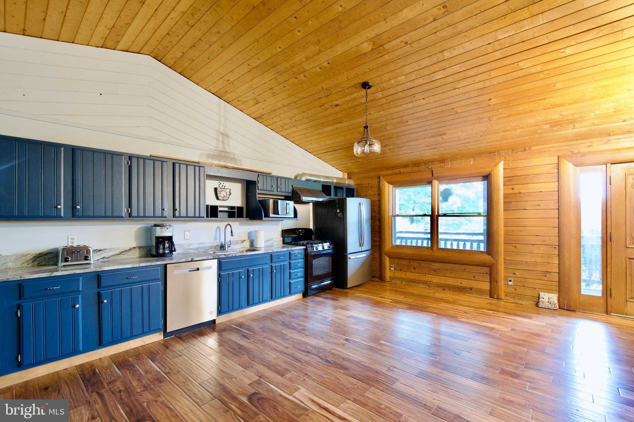 15301 Poplar Hill Rd photo 3