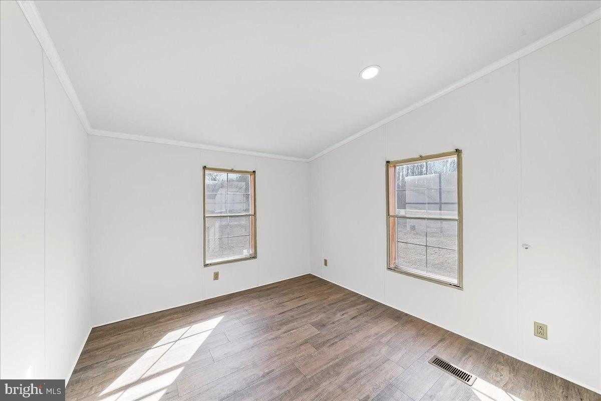 643 King Row Rd photo 27