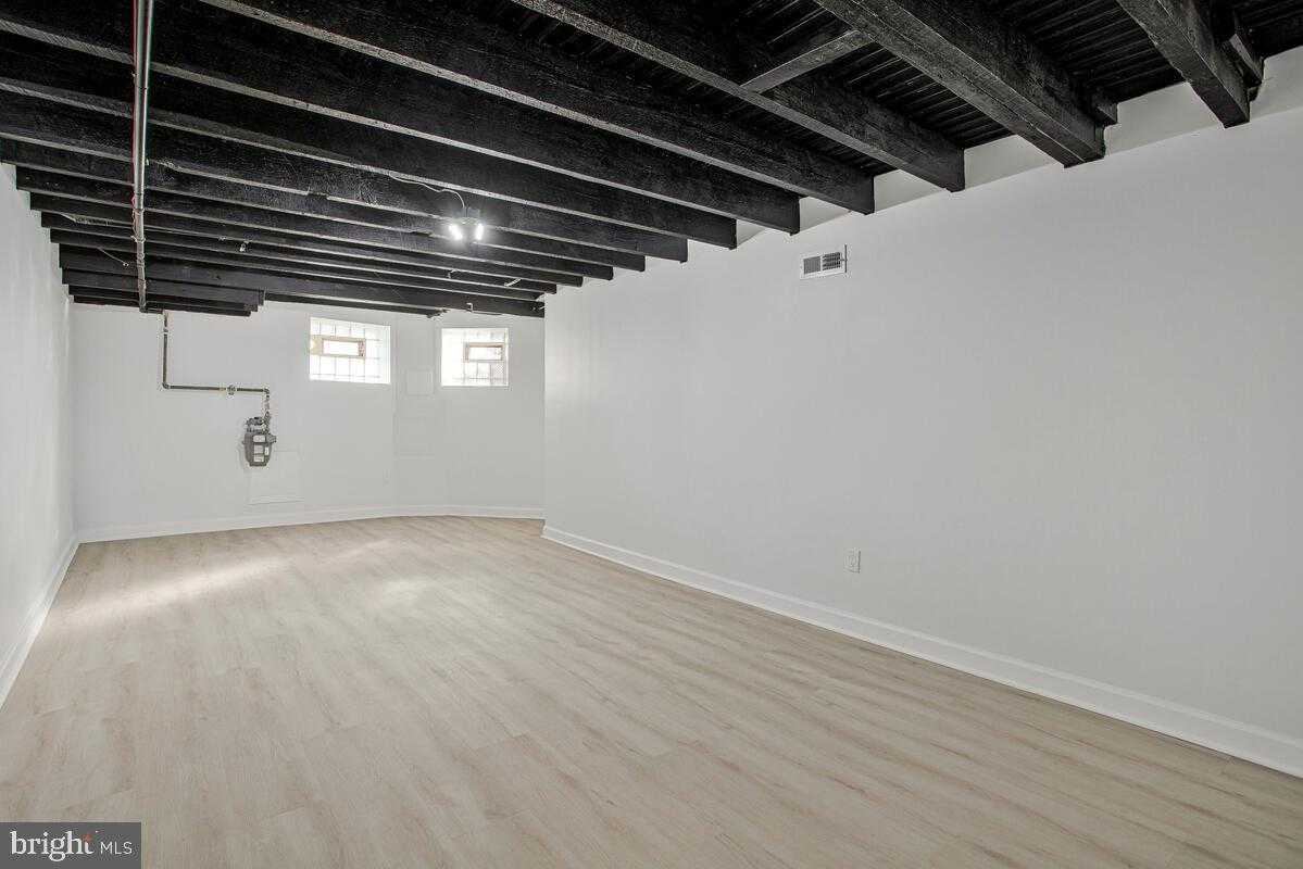 2258 Brookfield Ave photo 33