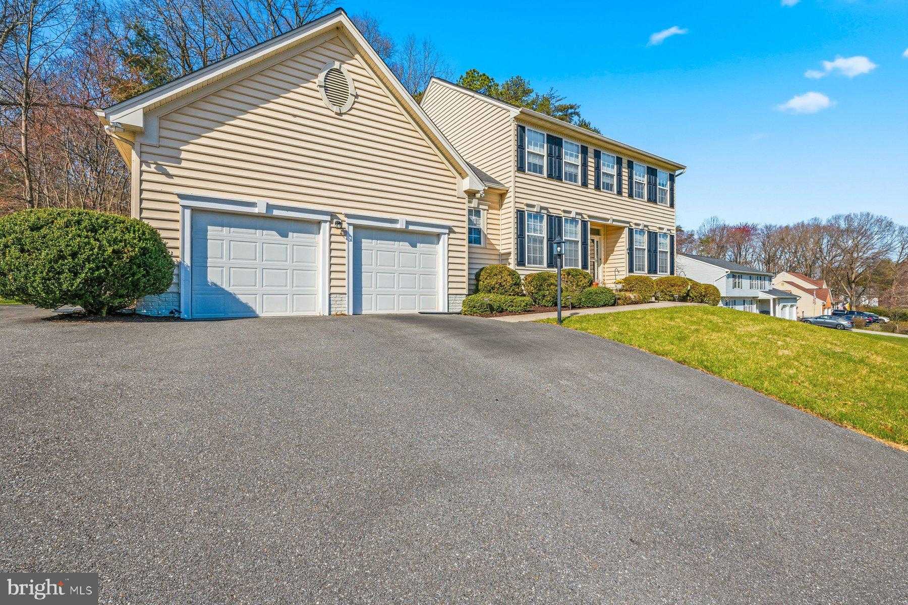 7810 Grandison Way photo 2