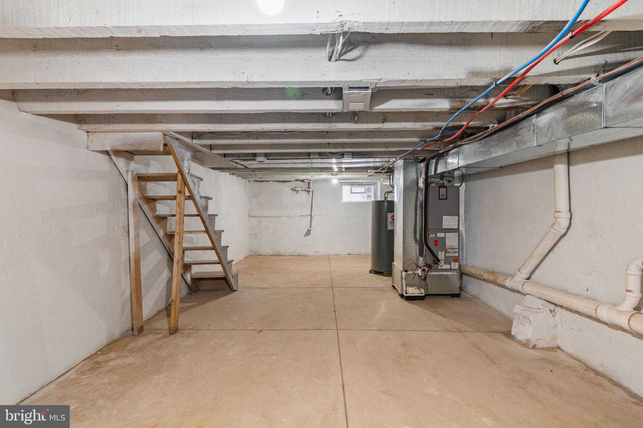 2151 E Stella St photo 33