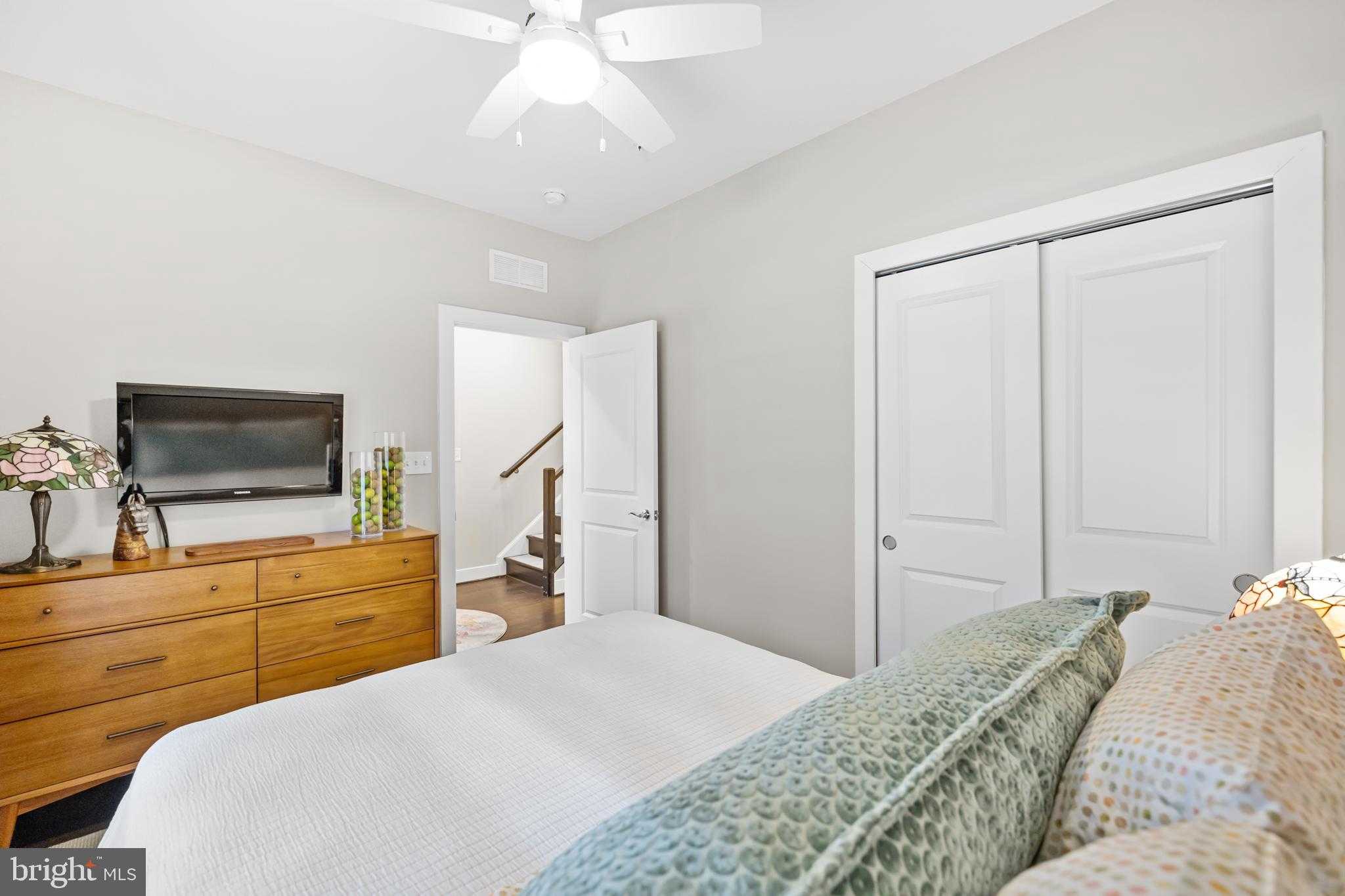 422 Stabler Ln photo 7