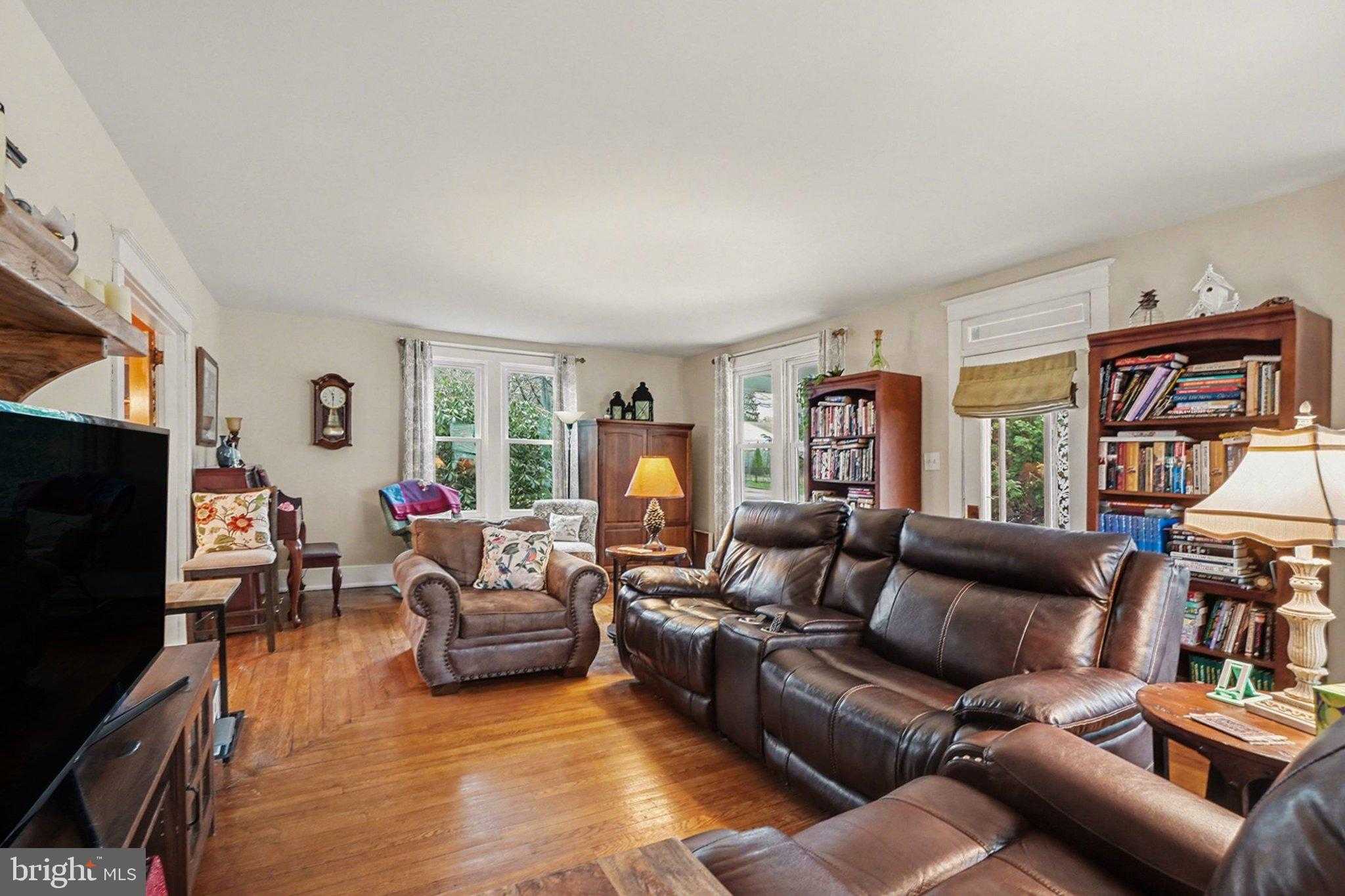 804 S York St photo 7