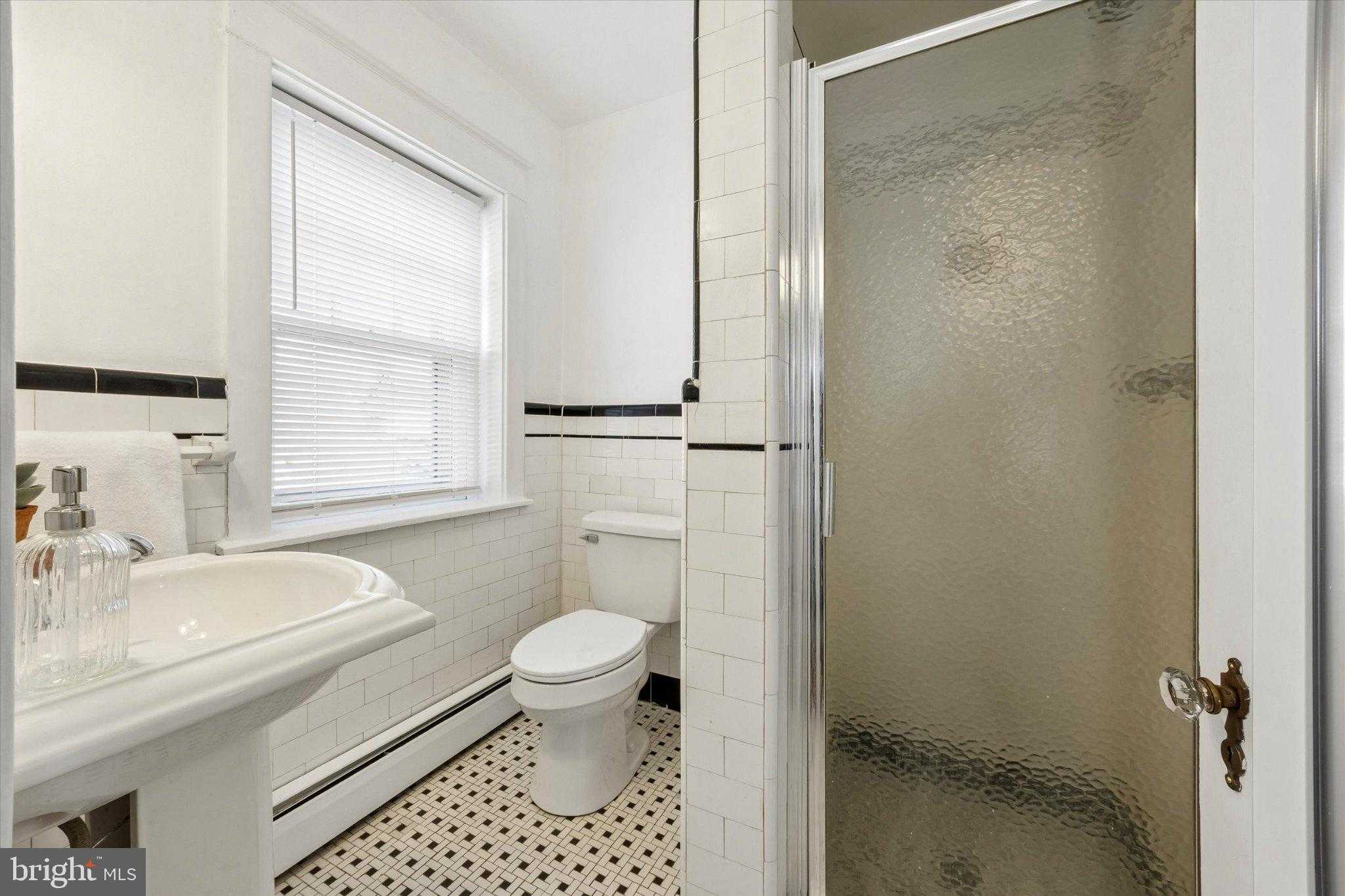 919 Lindale Ave photo 15