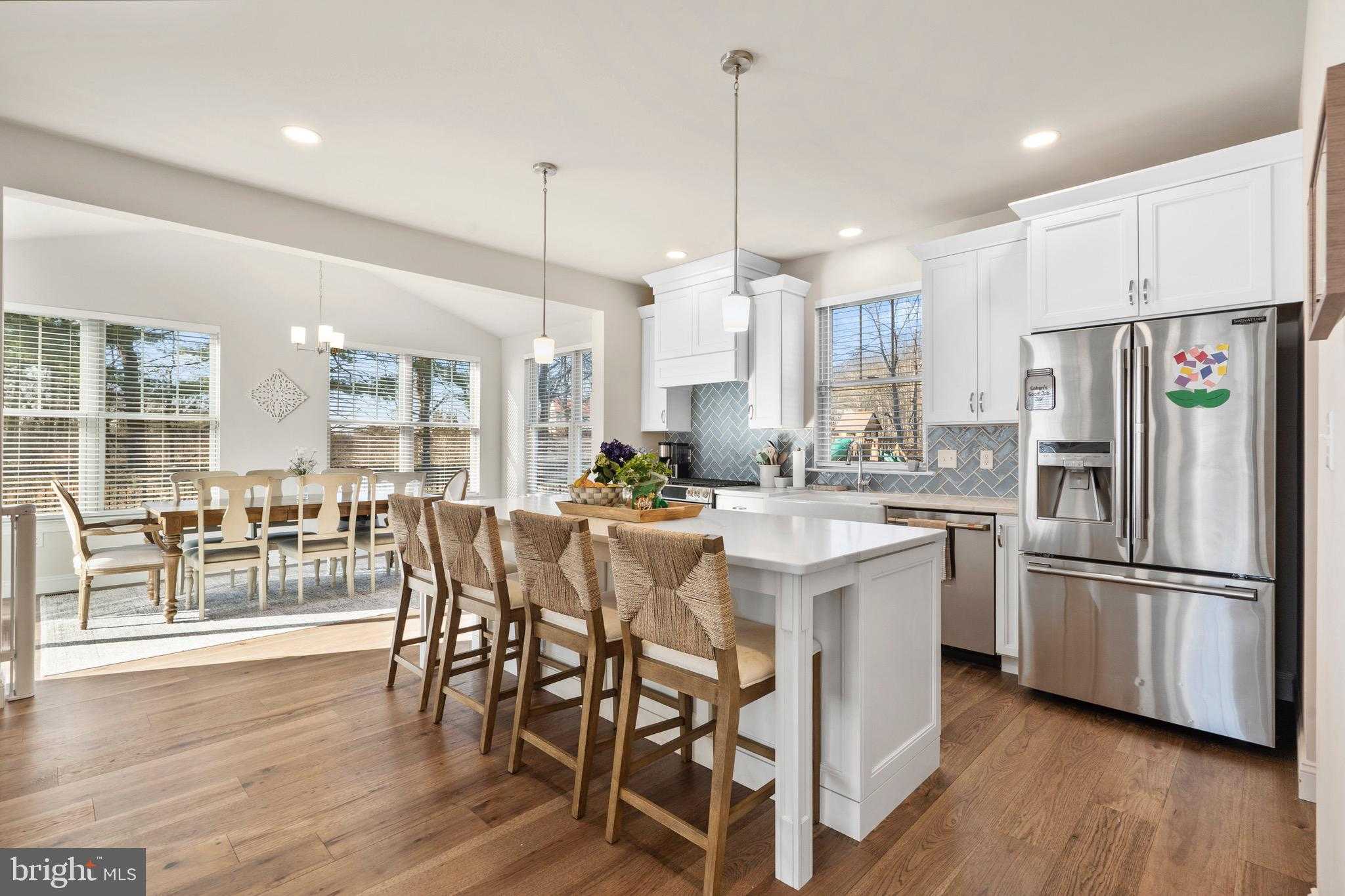 2408 Diamond St photo 8