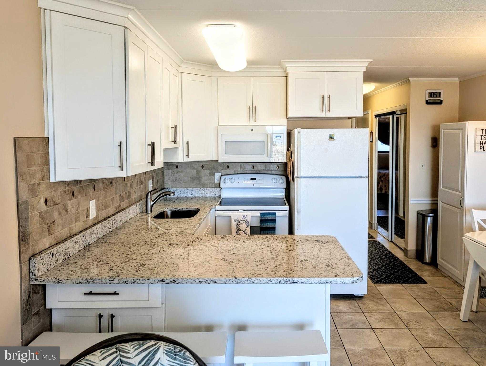 5201 Atlantic Ave Unit 205 photo 24