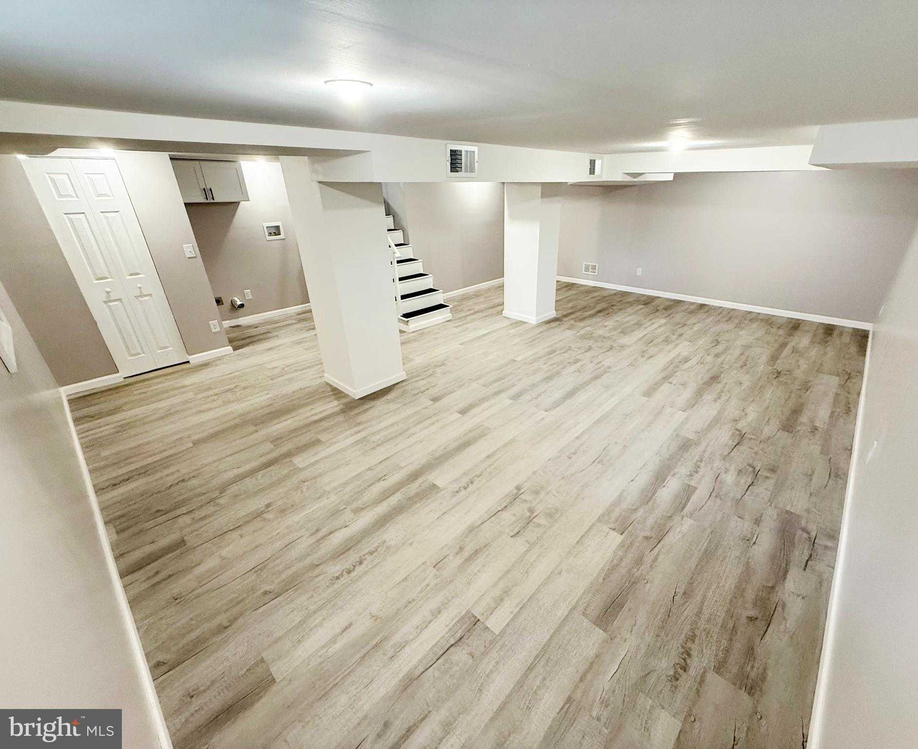 211 Pearl St photo 8