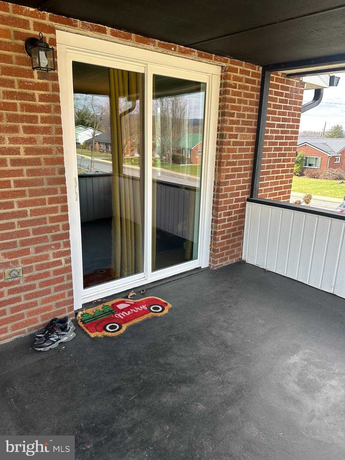 10 Winding Way photo 7