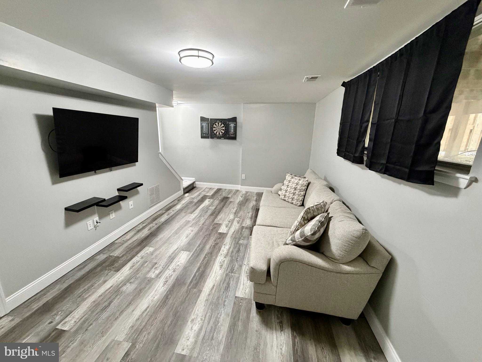 1056 Saybrook Harbour photo 33