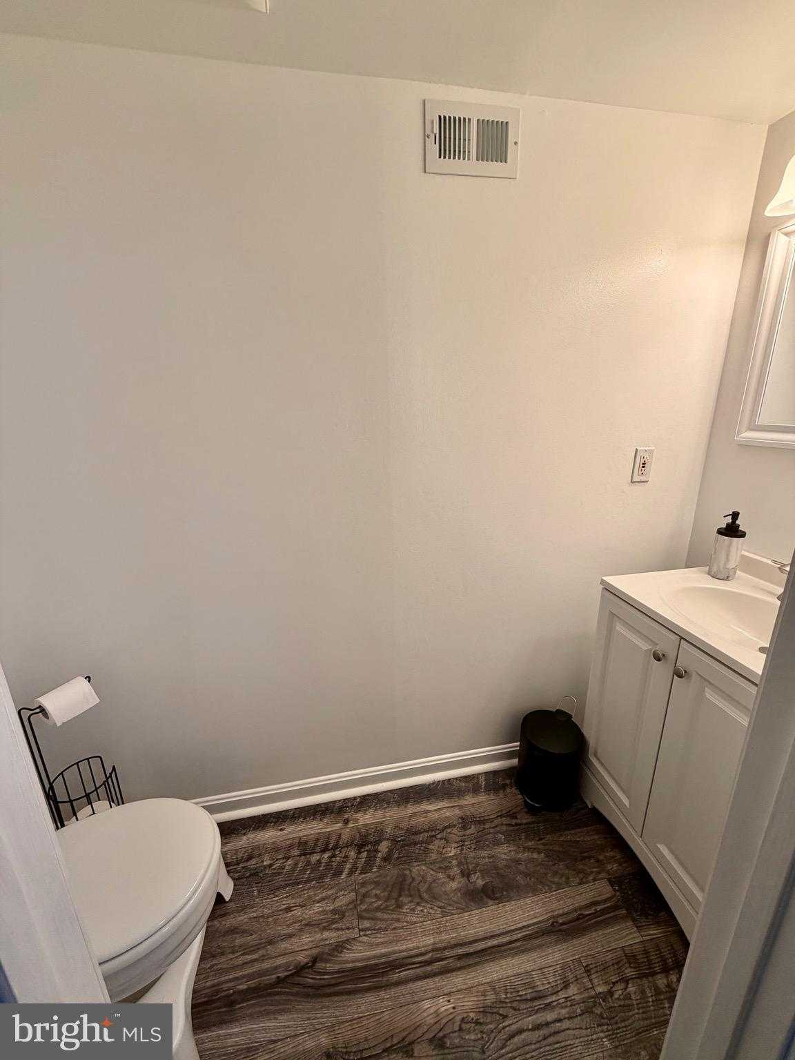 1056 Saybrook Harbour photo 35