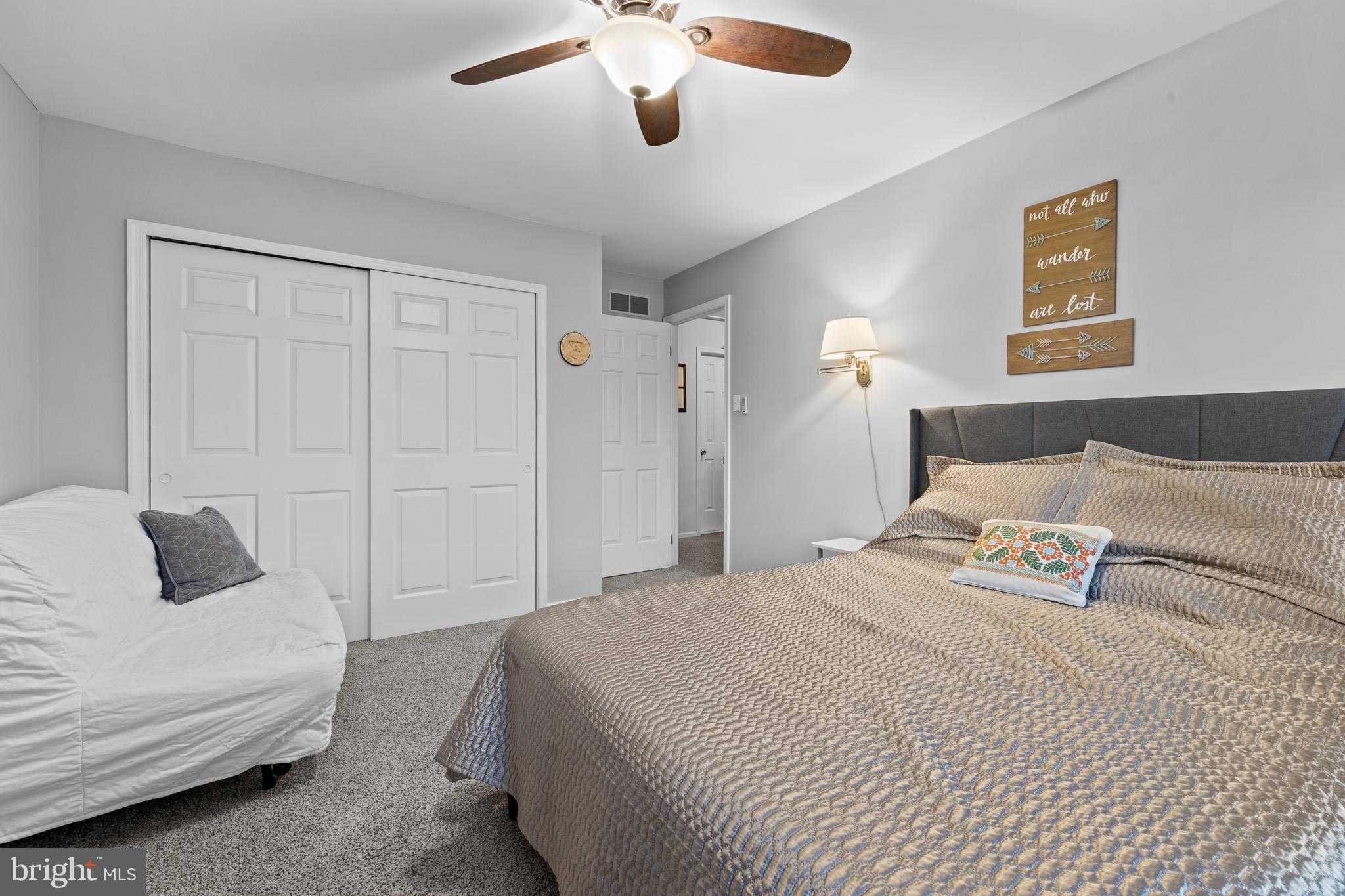 104 Sacramento Dr photo 32