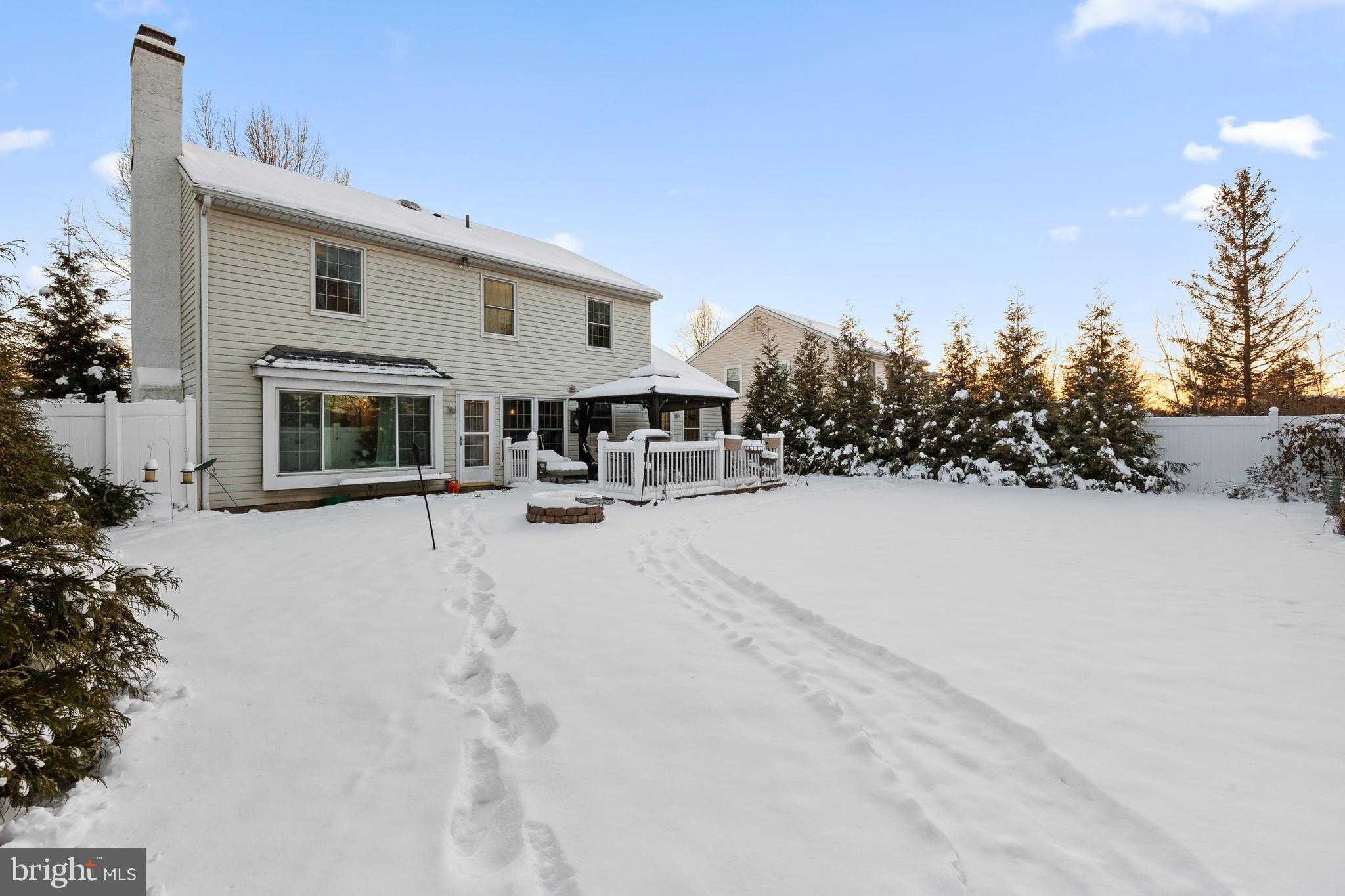 104 Sacramento Dr photo 35