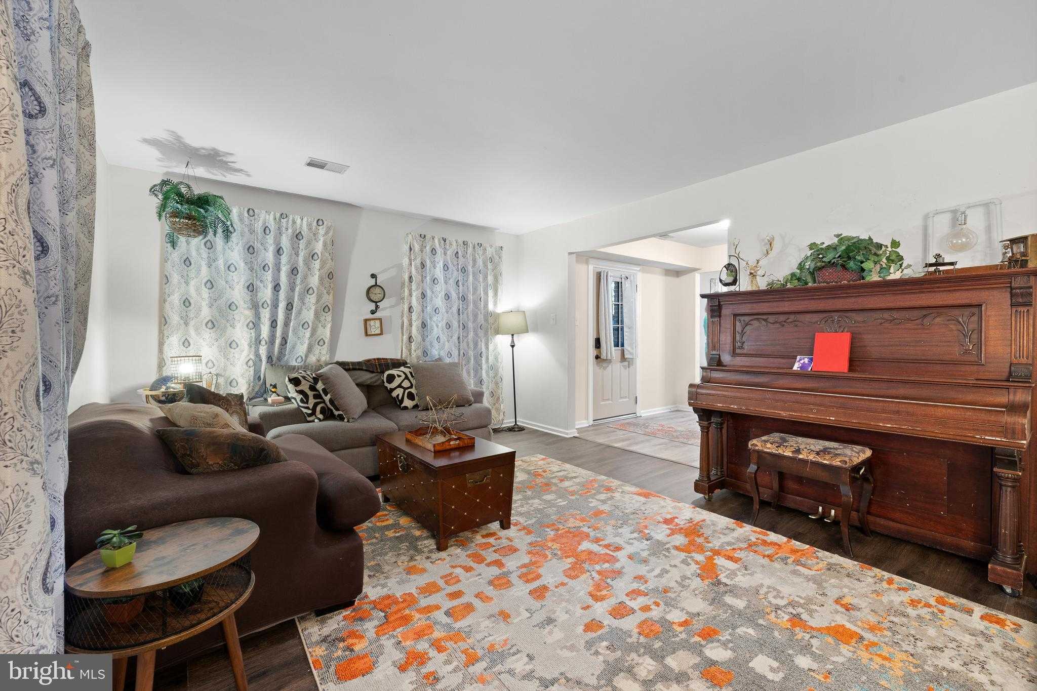 104 Sacramento Dr photo 6