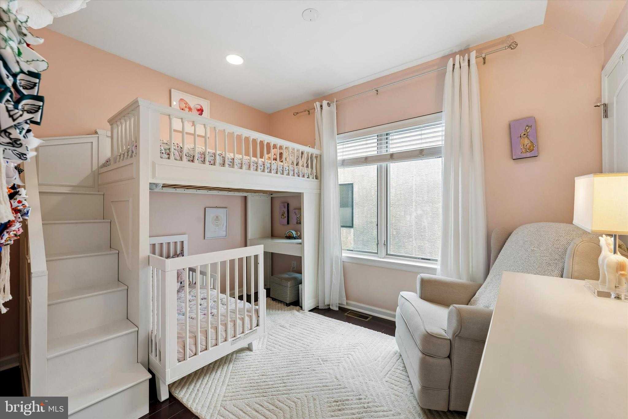 1329 N Howard St photo 25