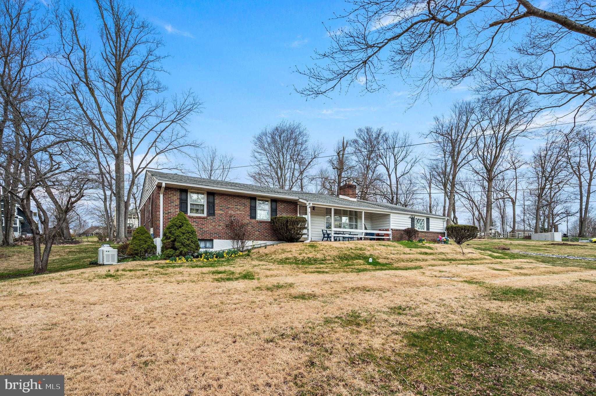 43 Glenview Rd photo 3