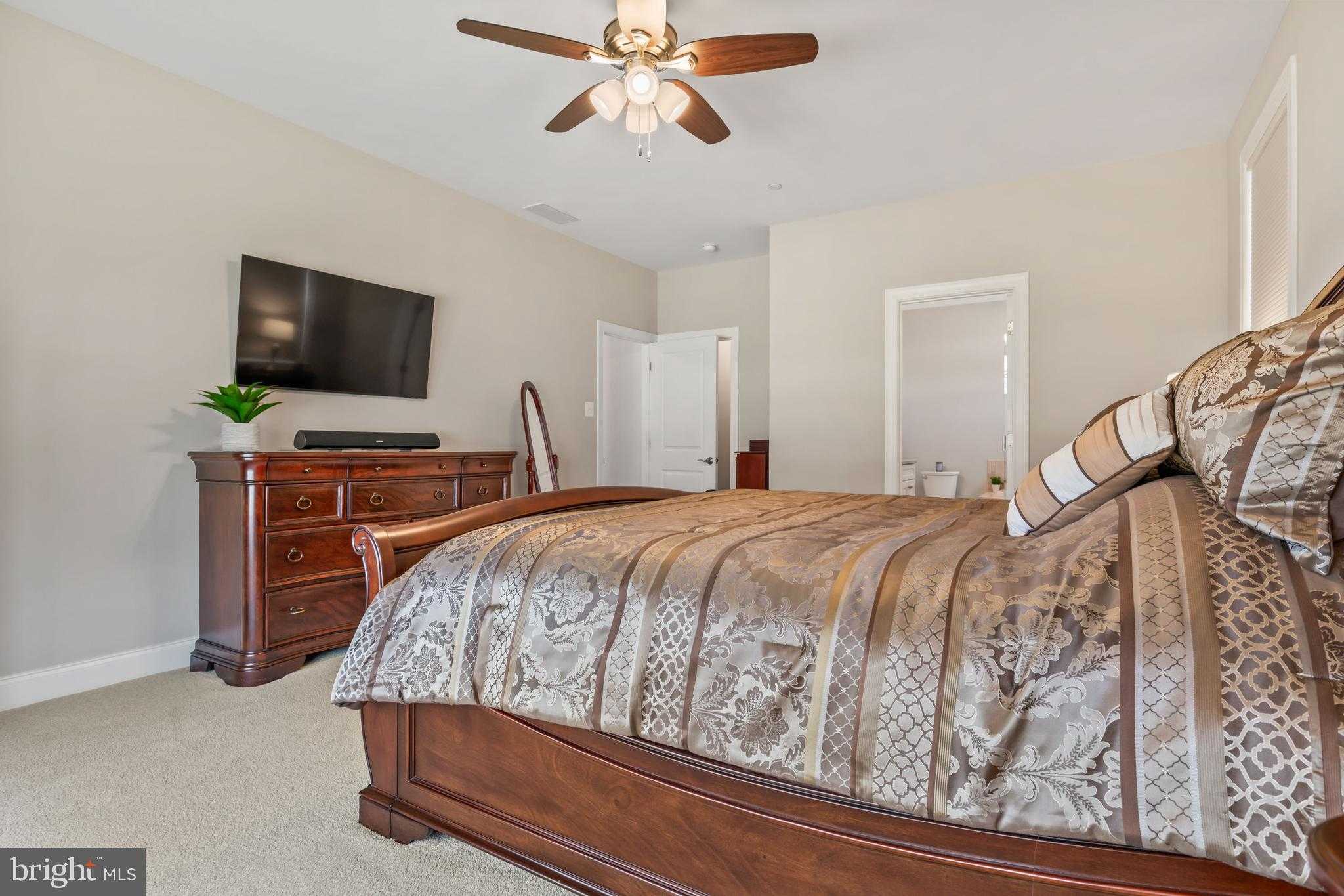 712 Riverside Dr photo 56