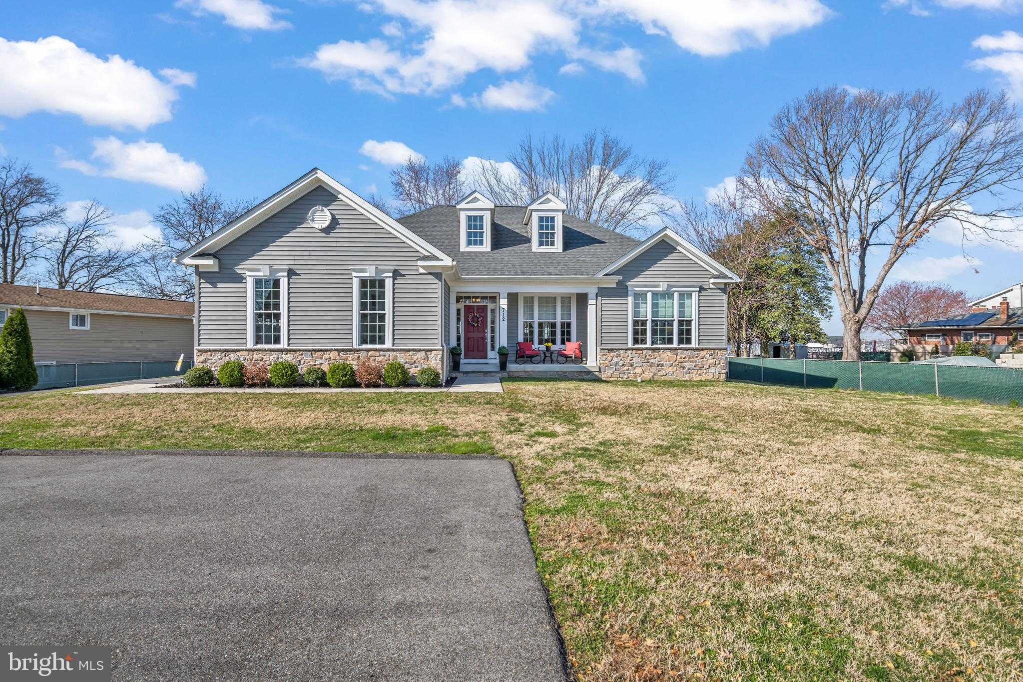 712 Riverside Dr photo 85