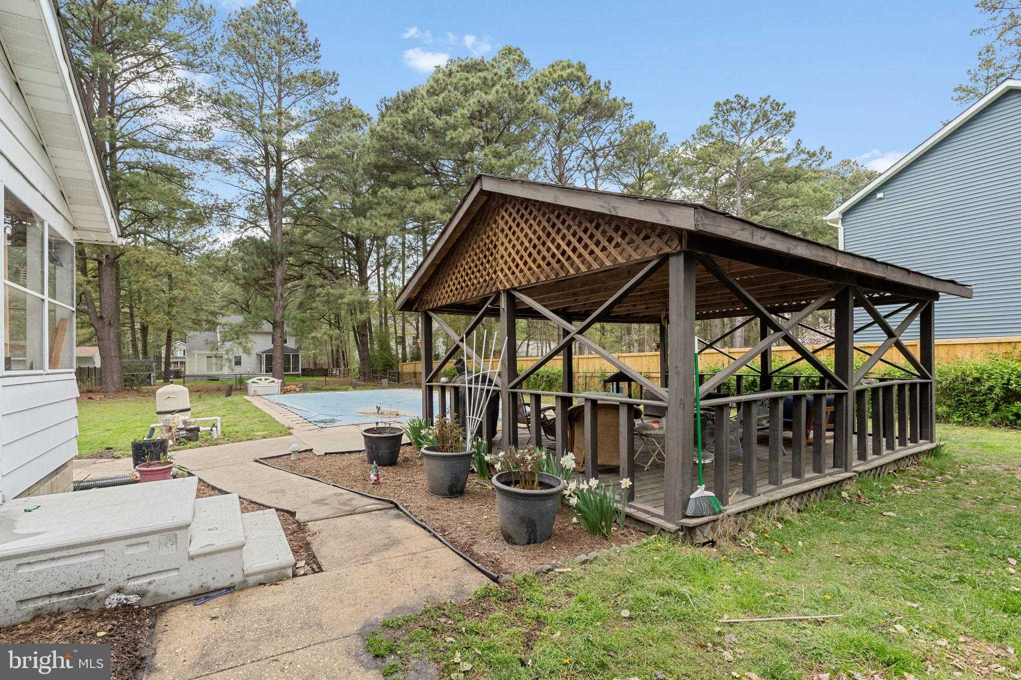 132 Pennick Dr photo 40