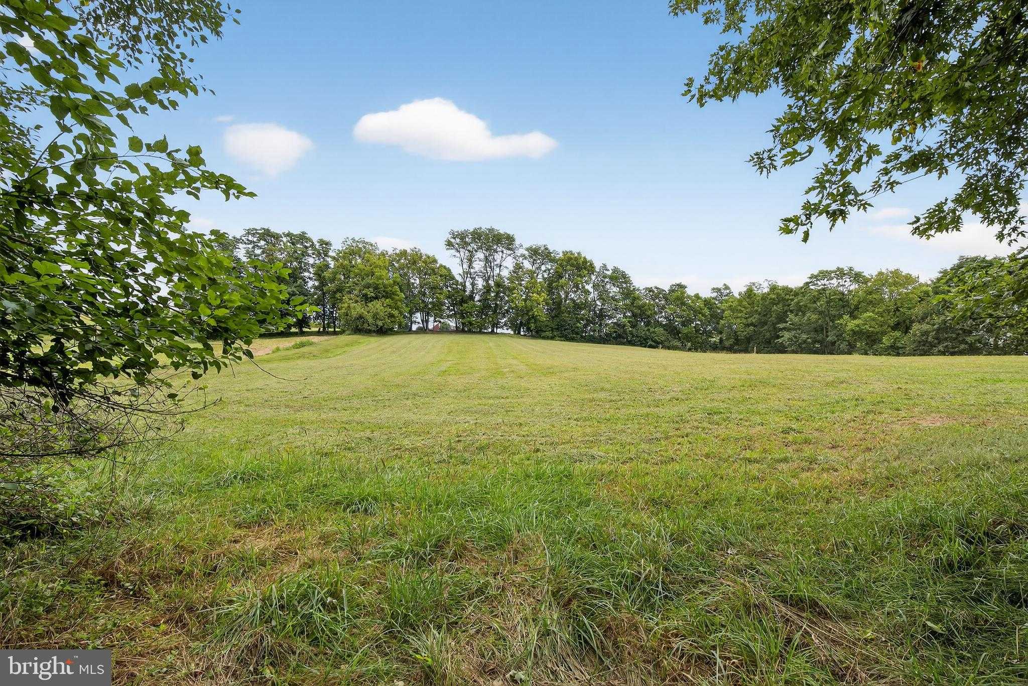 108 Hempfield St photo 6