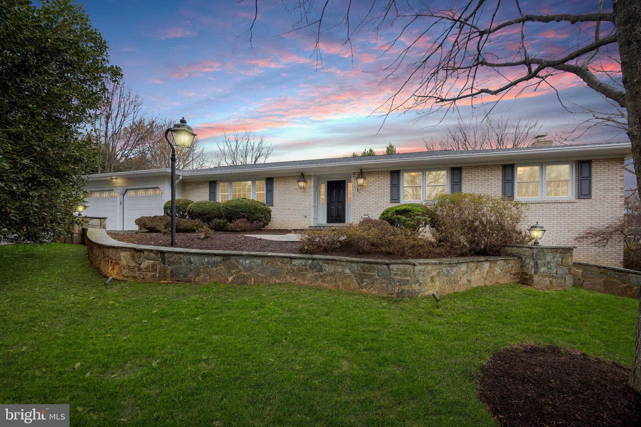 2701 Verily CT photo 2