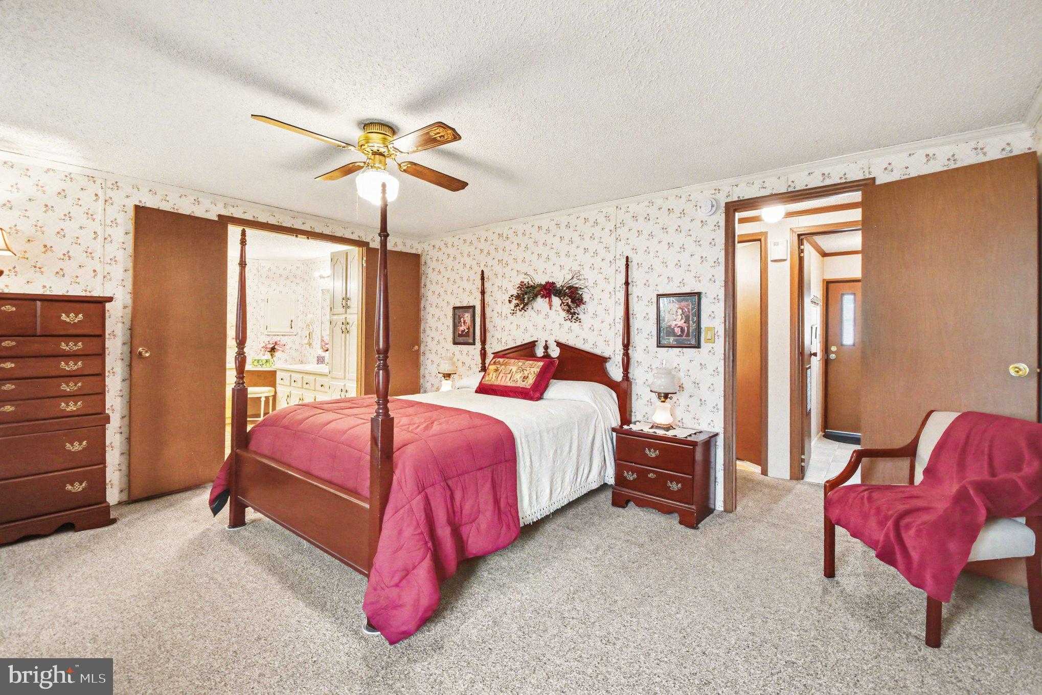 639 Laurel CT photo 19