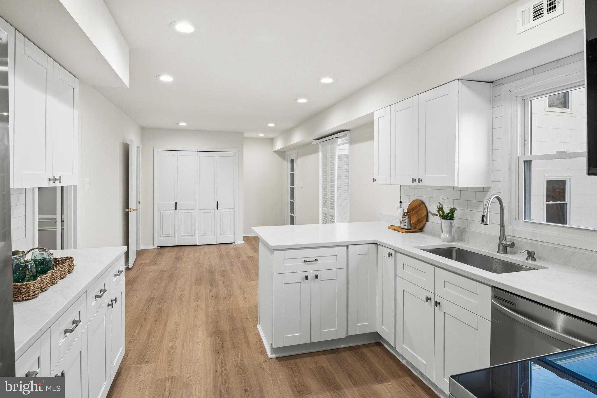 12409 Chalford Ln photo 10