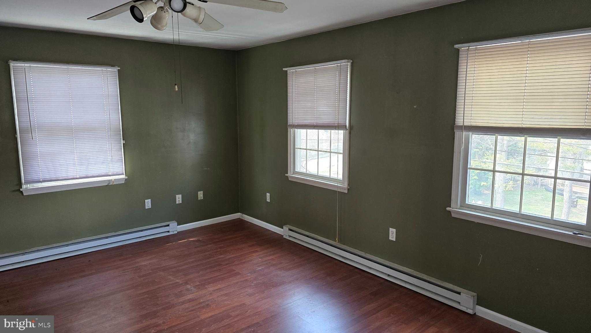 432 E Fairview St photo 6