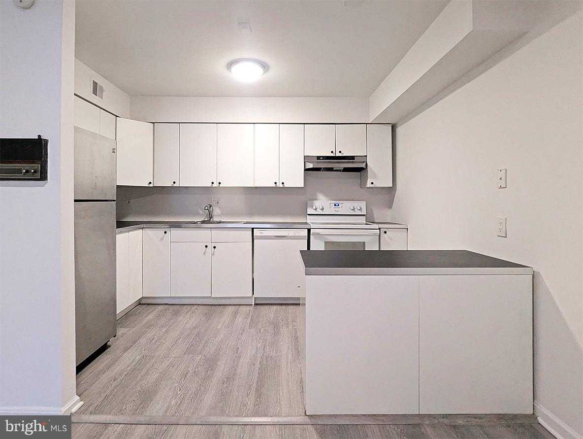 6141 Edsall Rd Apt B photo 9