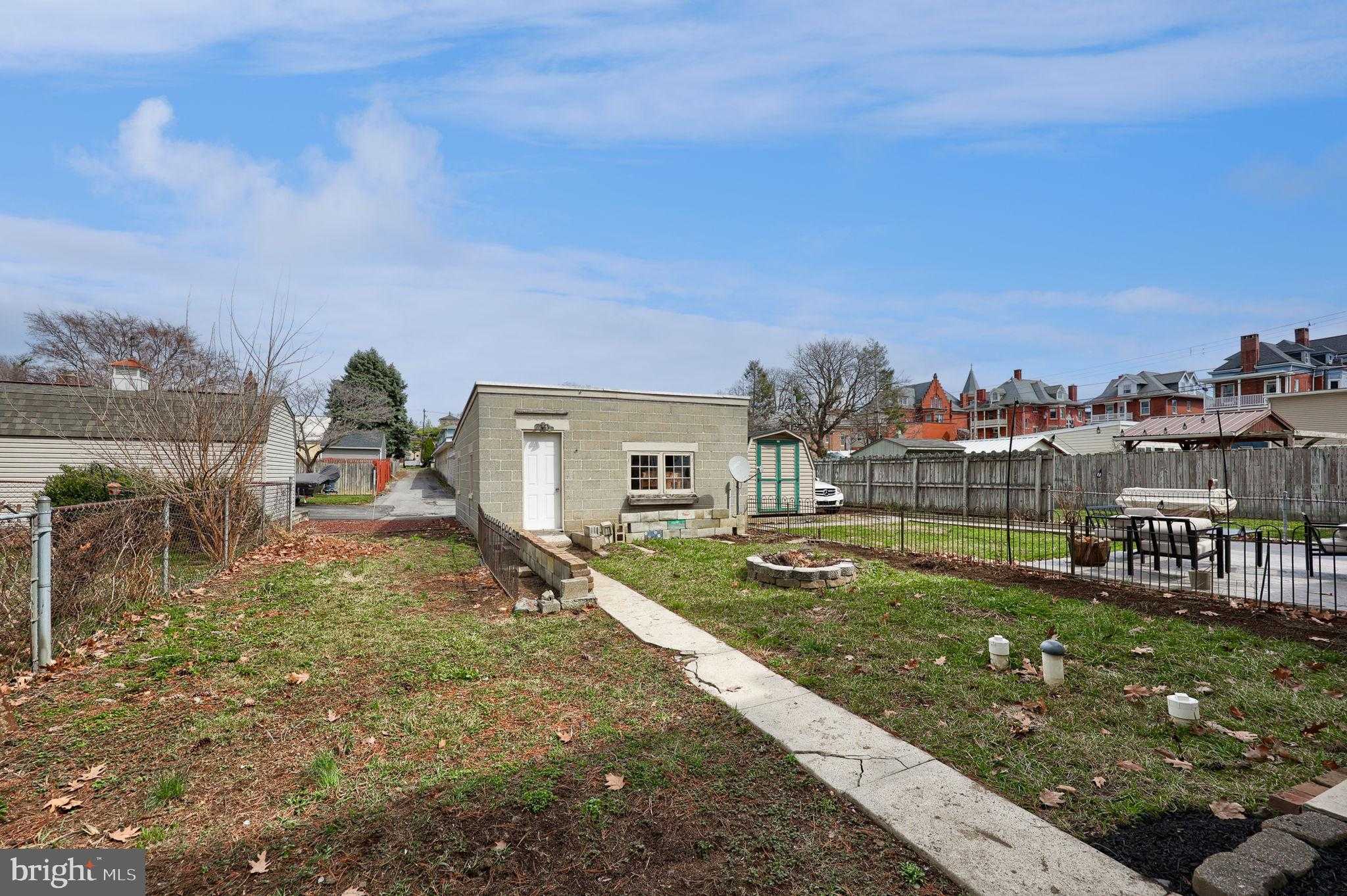 245 N 4th St photo 30