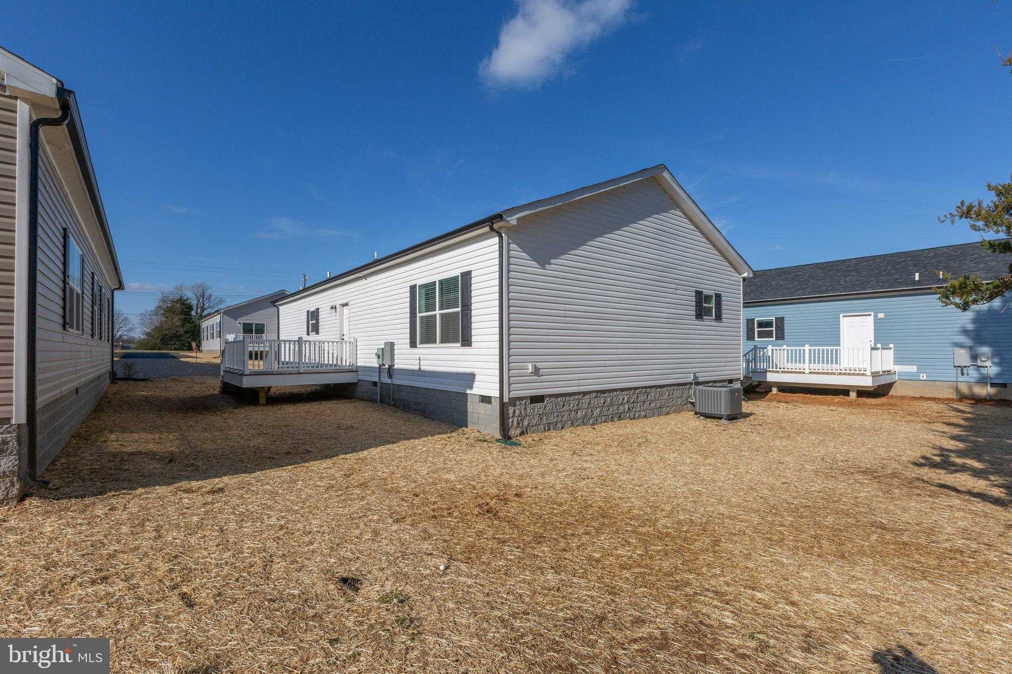 826 Mineral Ave photo 32