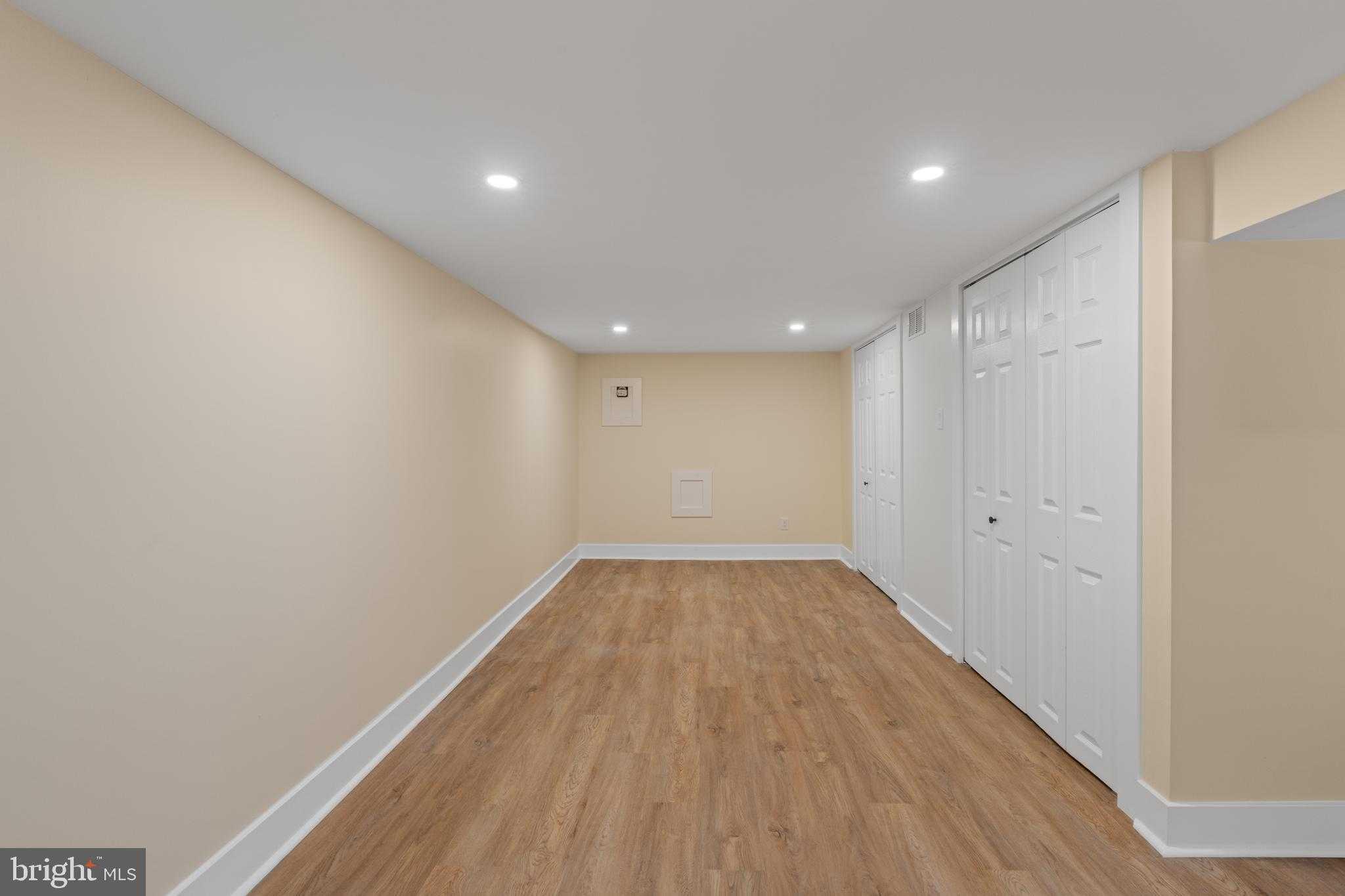 530 Arthur St photo 32