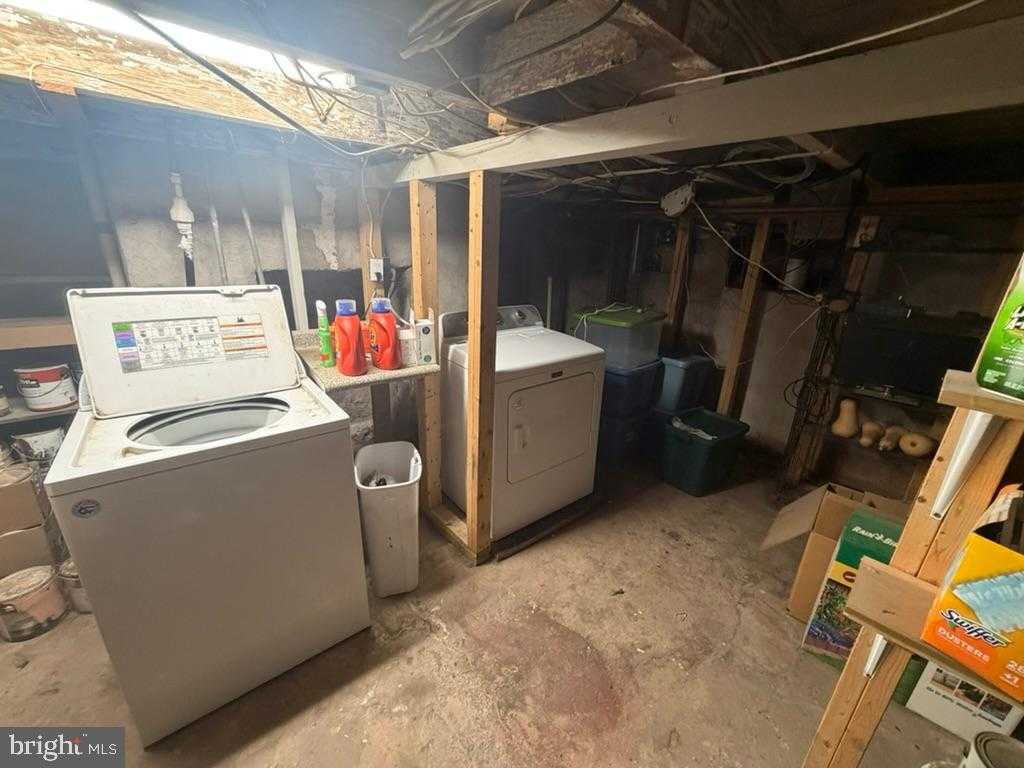 969 N Grange Ave photo 50