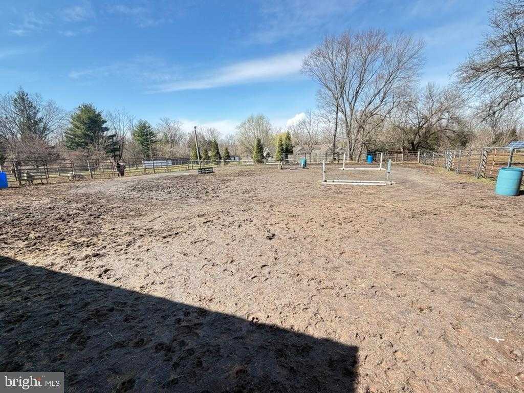 969 N Grange Ave photo 86