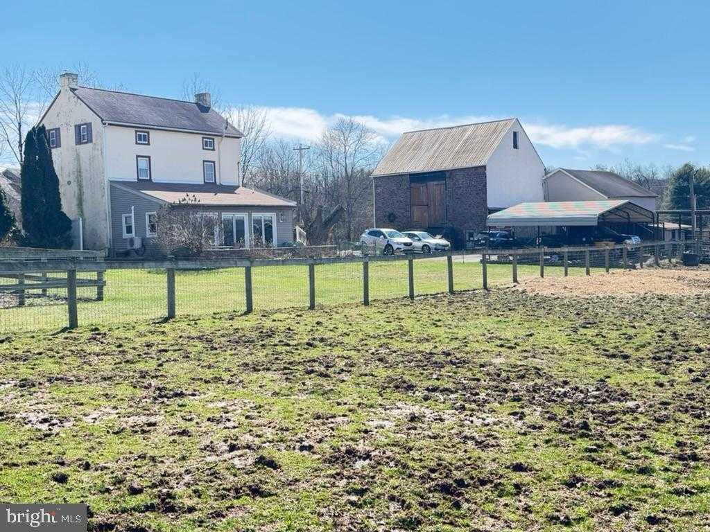 969 N Grange Ave photo 94