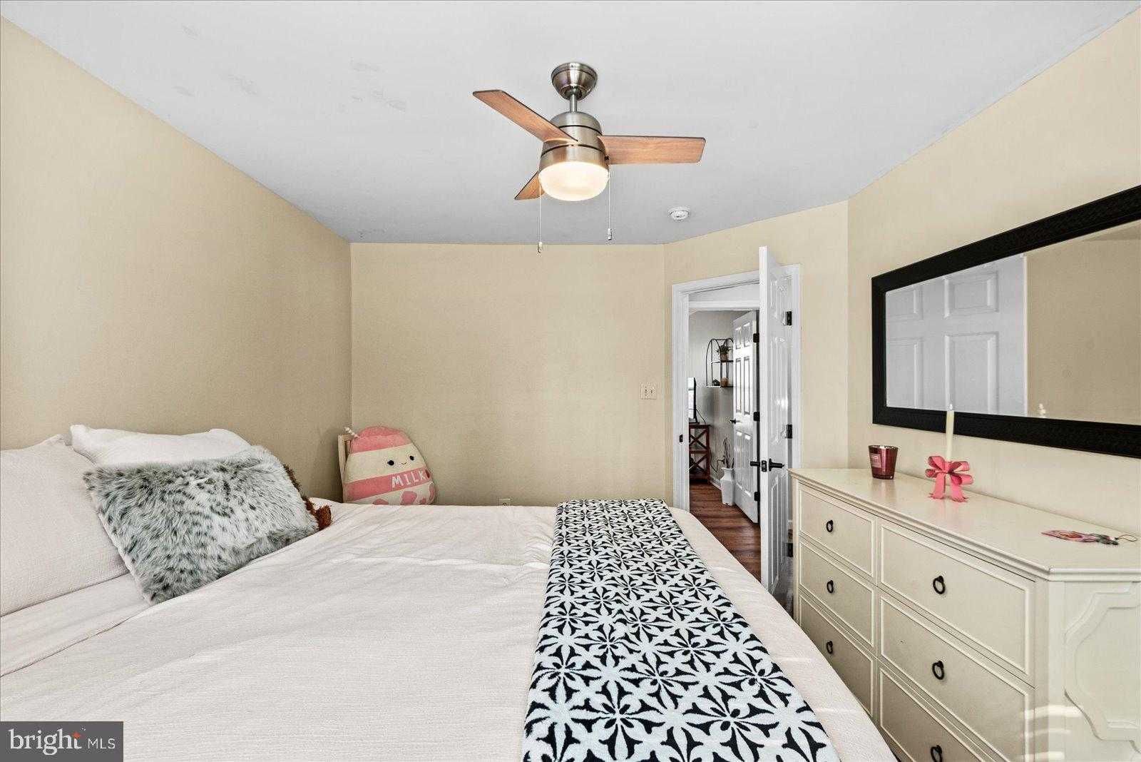 73 Kinross Dr photo 32