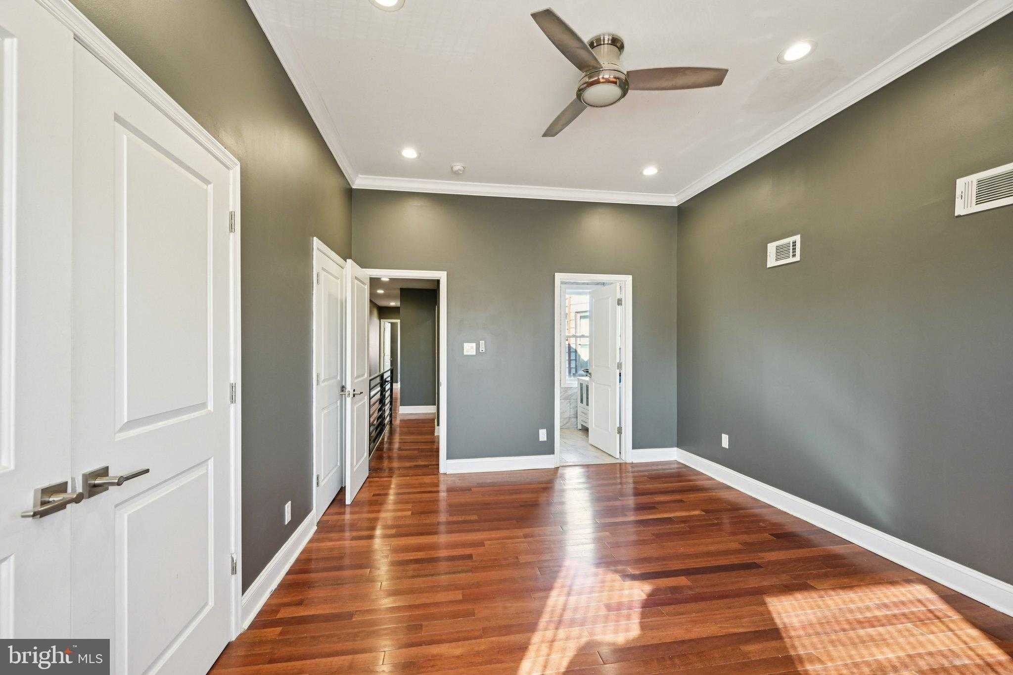 636 S 56th St photo 12