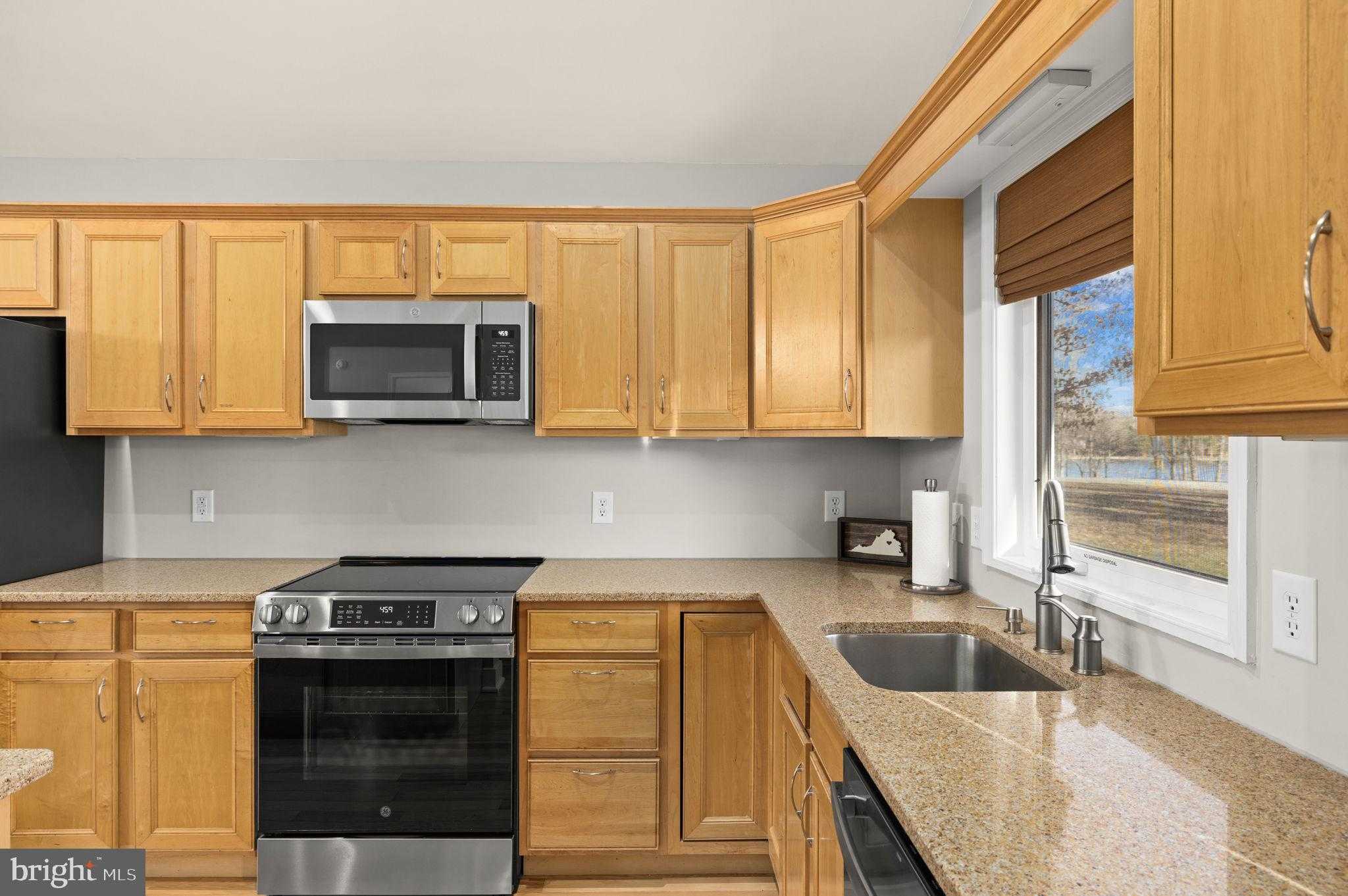 2045 Lake Forest Dr photo 35