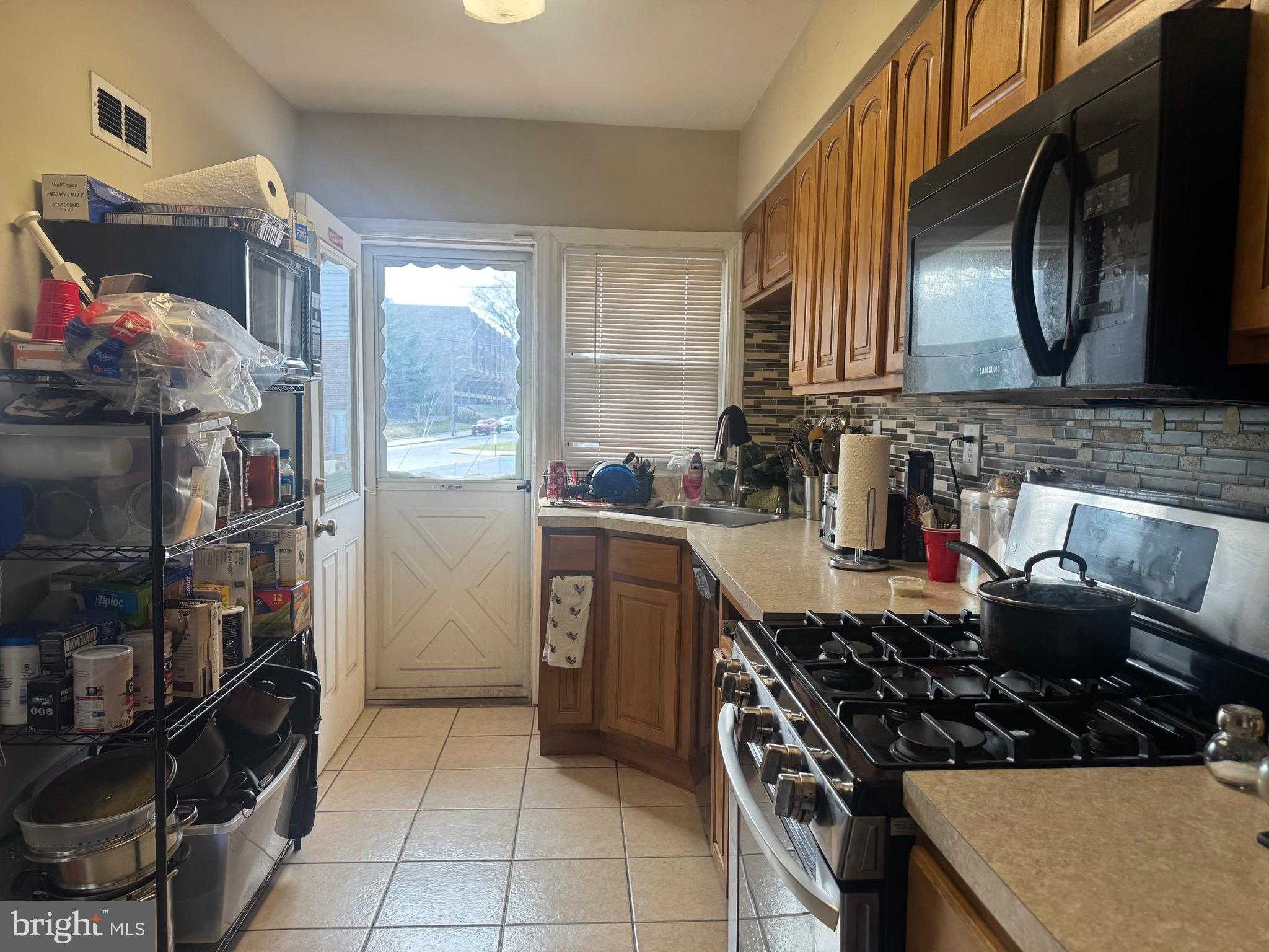 1653 Stonewood Rd photo 8