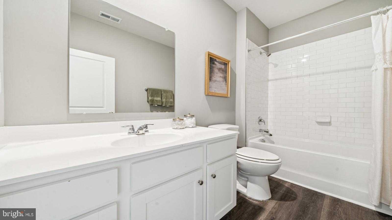 Sterling Way photo 6