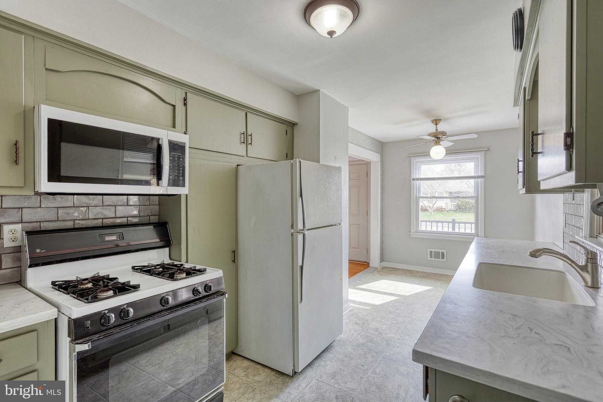 30 Lincoln Dr photo 28