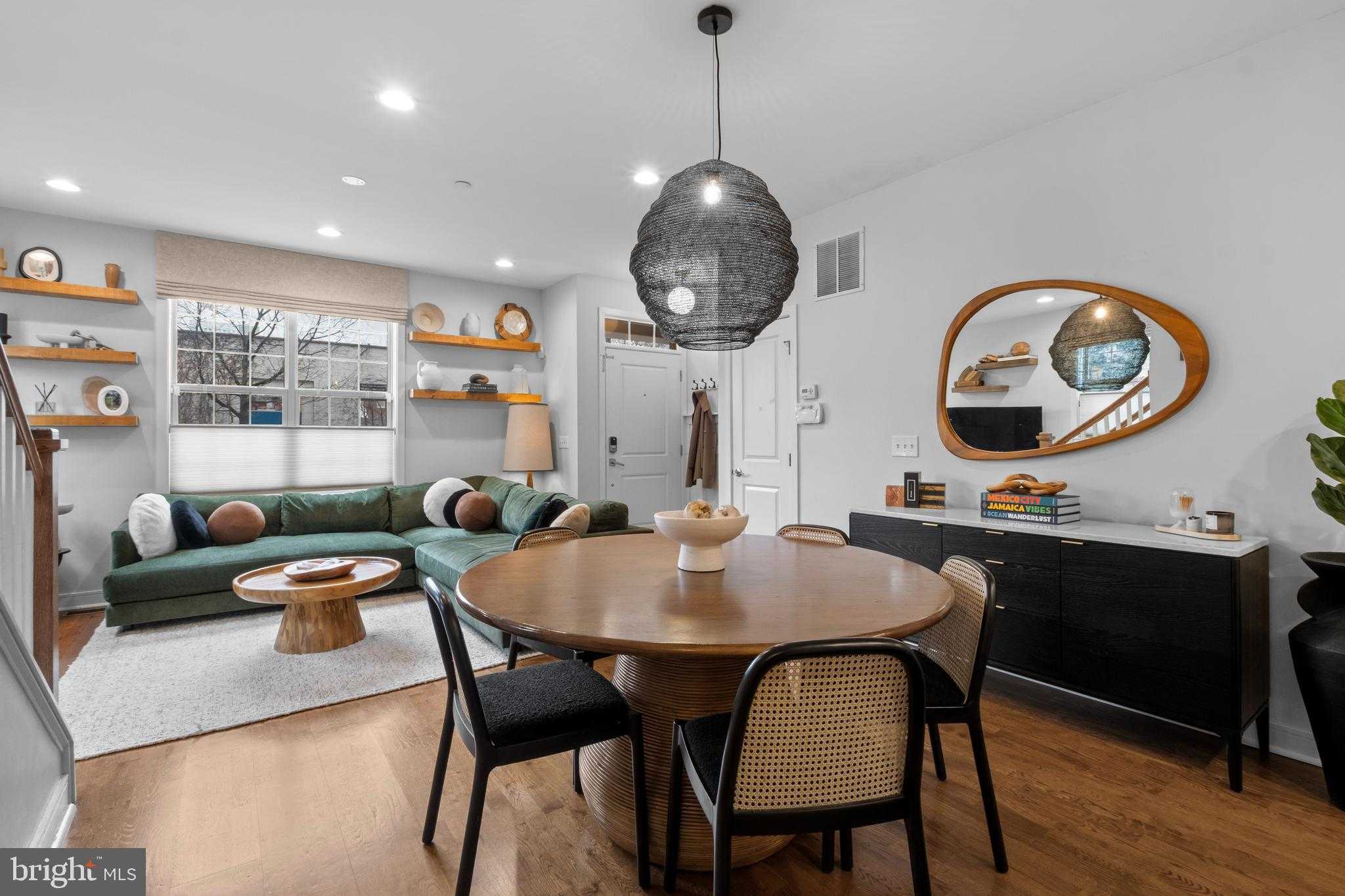 2514 South St photo 9