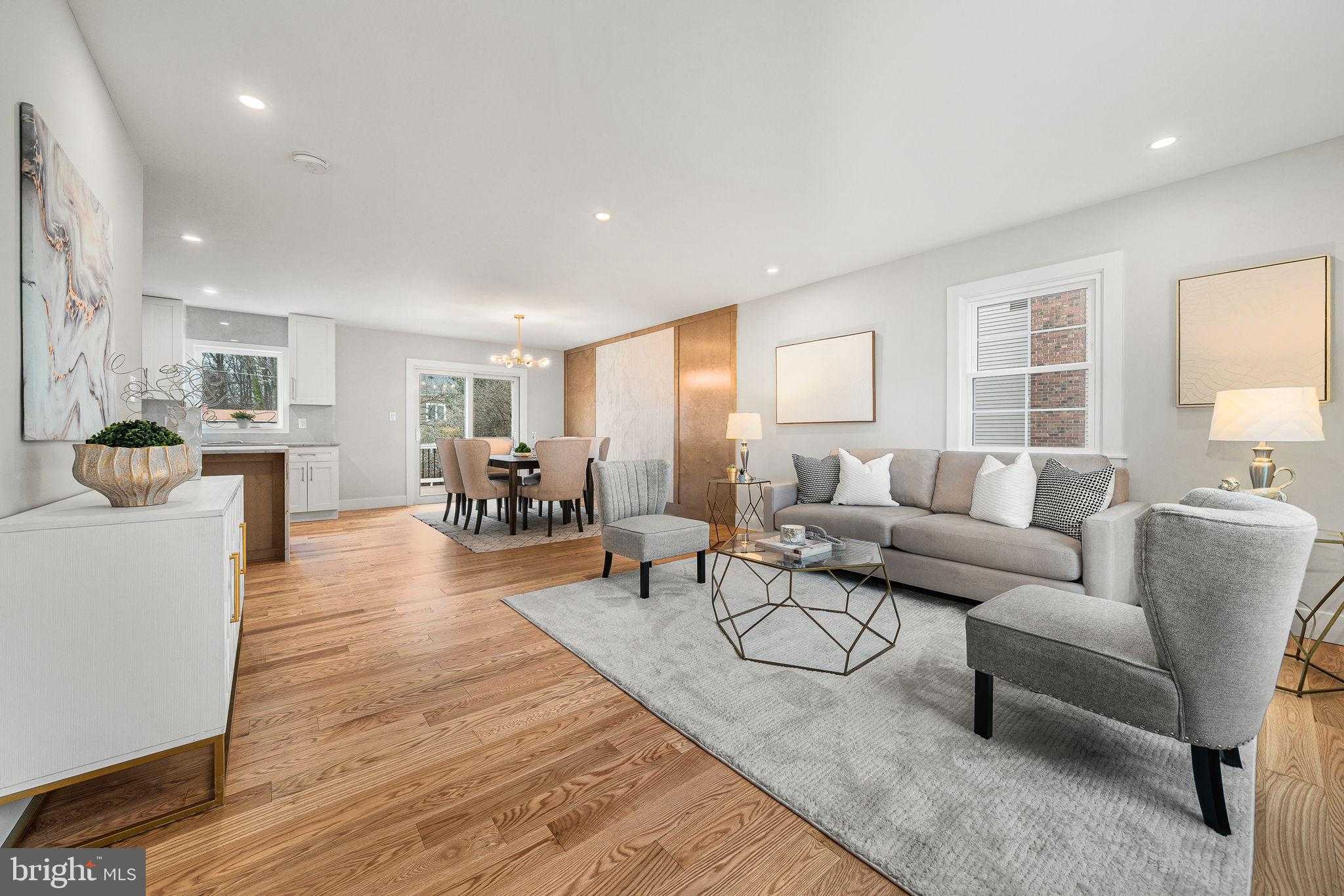 437 Glyndon St NE photo 10