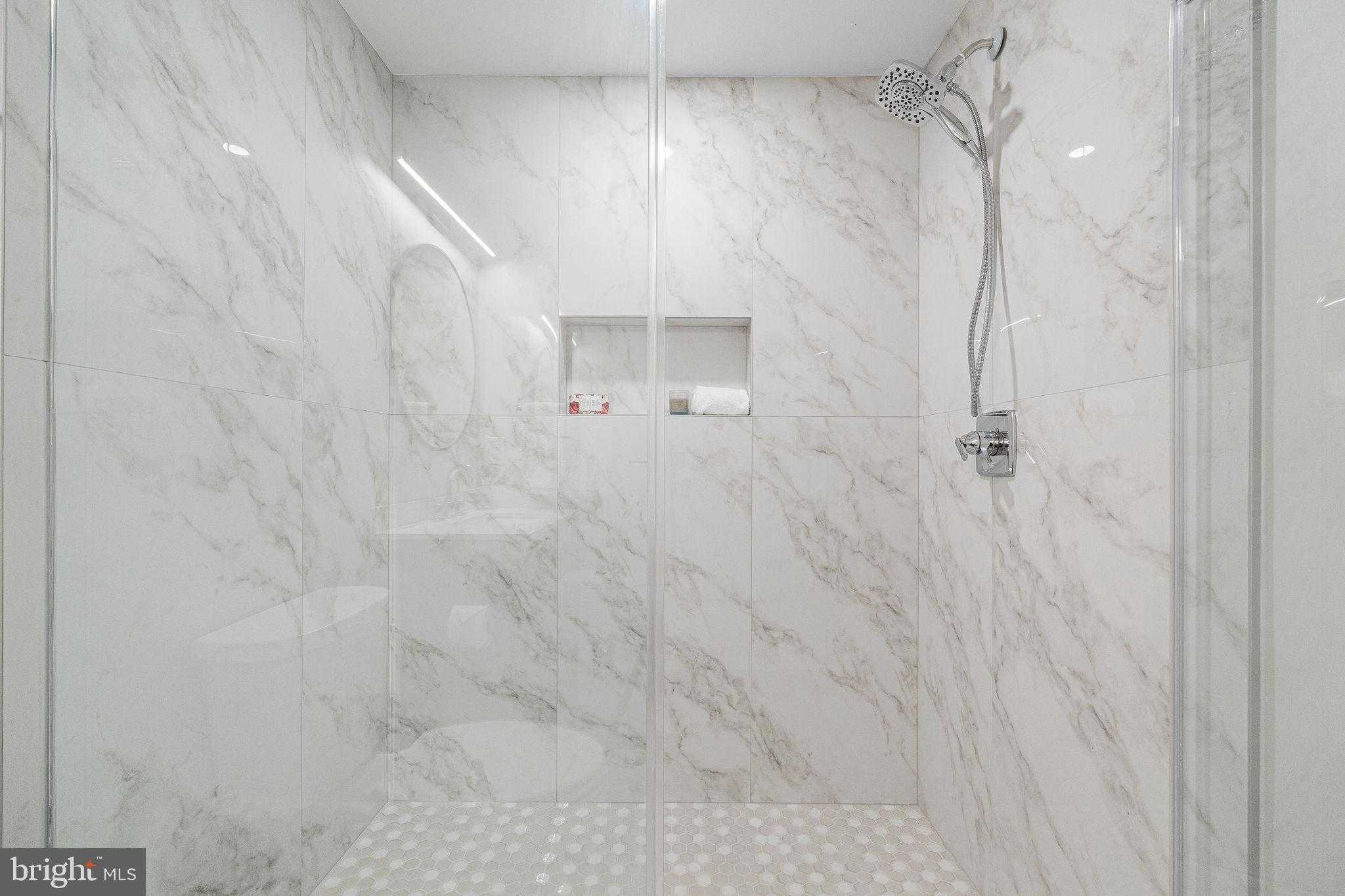 437 Glyndon St NE photo 65