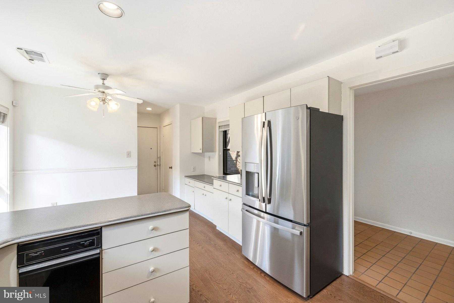 5205 Strathmore Ave photo 13