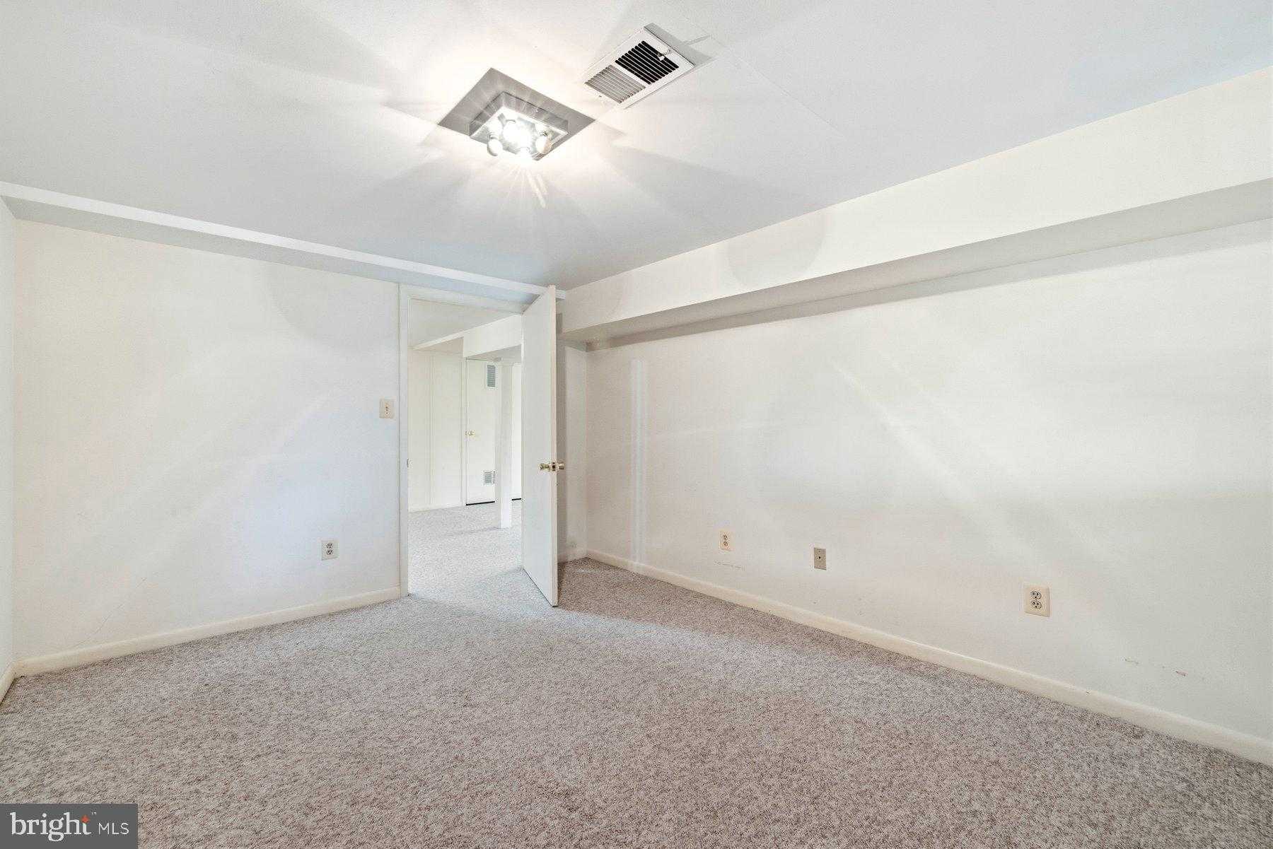 5205 Strathmore Ave photo 39