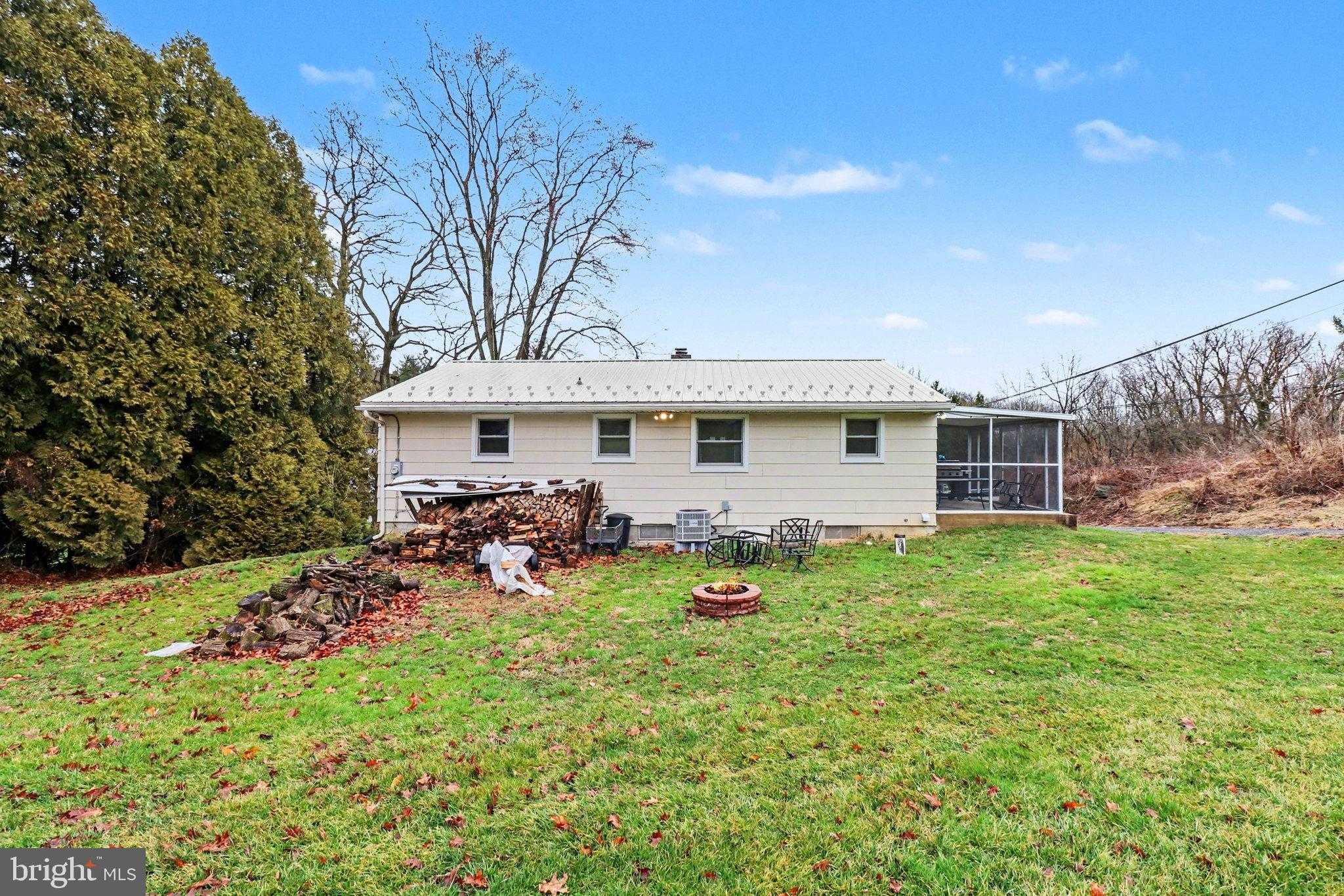 1949 Millersville Rd photo 28