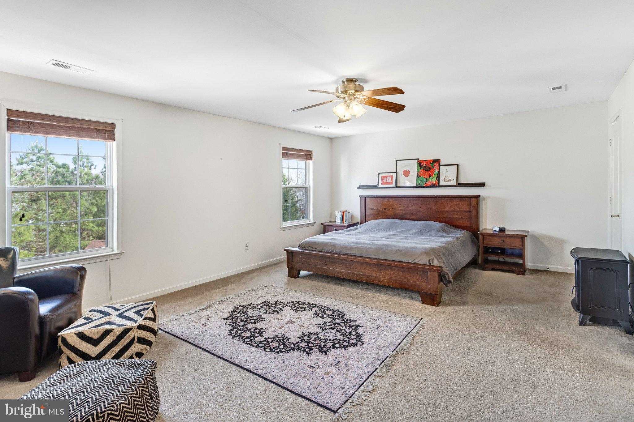 1004 Oakwood CT photo 26